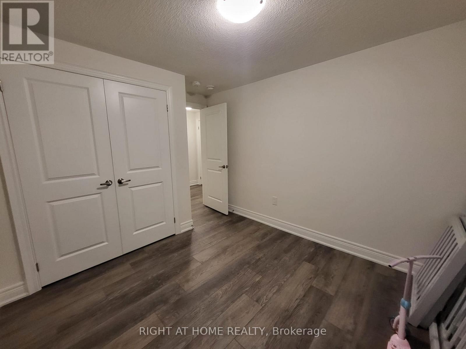 












BSMT - 98 WRAGGS ROAD

,
Bradford West Gwillimbury (Bond Head),




Ontario
L3Z4N1

