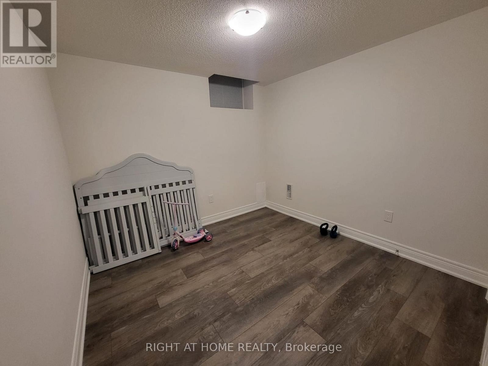 












BSMT - 98 WRAGGS ROAD

,
Bradford West Gwillimbury (Bond Head),




Ontario
L3Z4N1

