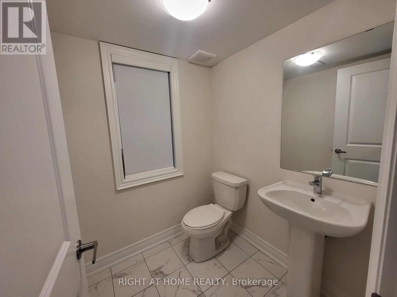 












BSMT - 98 WRAGGS ROAD

,
Bradford West Gwillimbury (Bond Head),




Ontario
L3Z4N1

