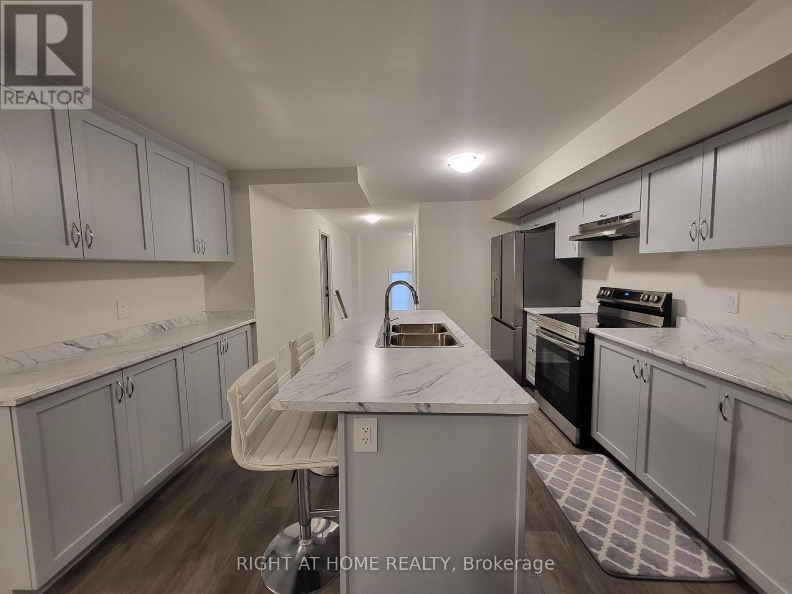 












BSMT - 98 WRAGGS ROAD

,
Bradford West Gwillimbury (Bond Head),




Ontario
L3Z4N1

