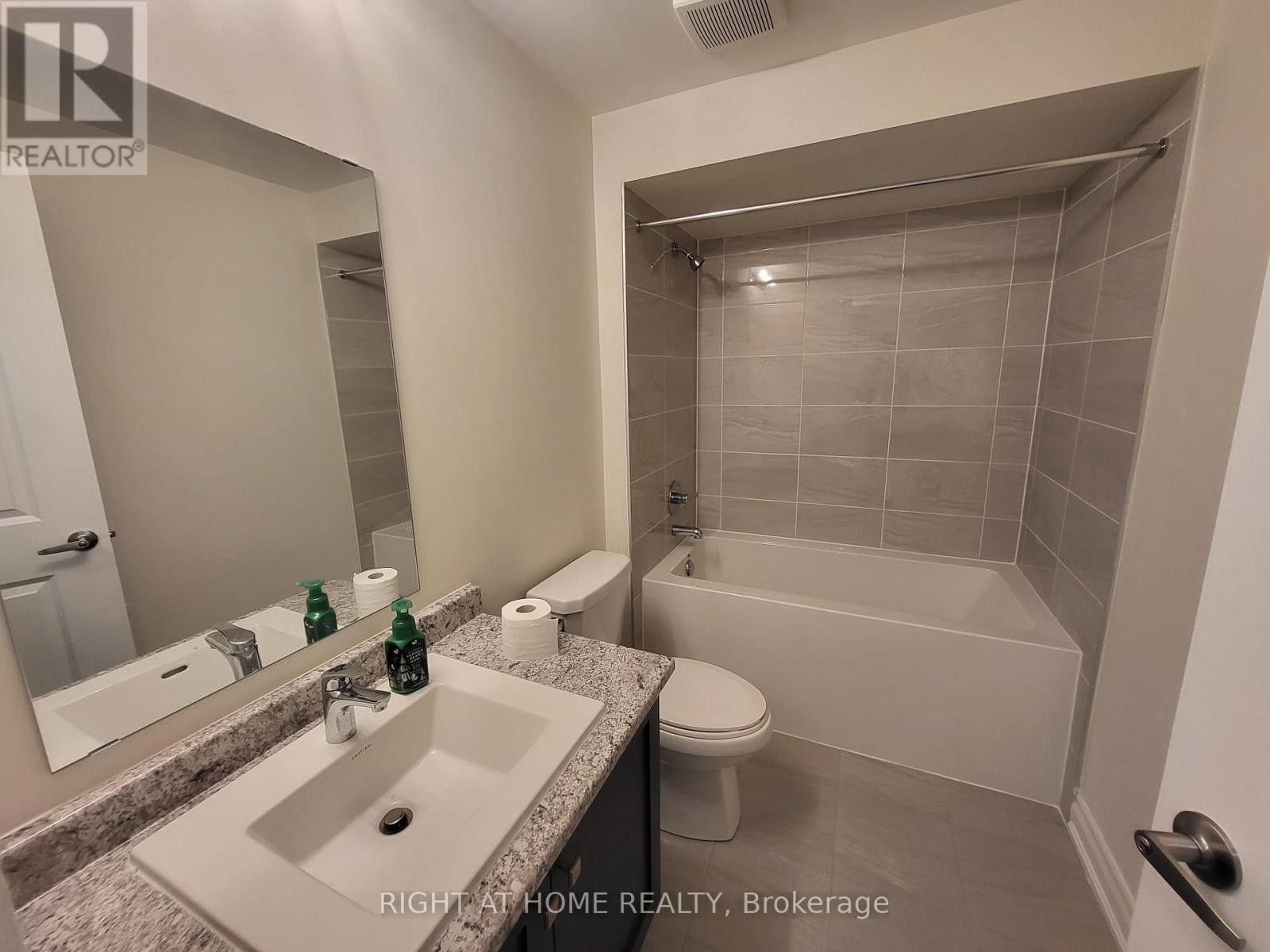 












BSMT - 98 WRAGGS ROAD

,
Bradford West Gwillimbury (Bond Head),




Ontario
L3Z4N1

