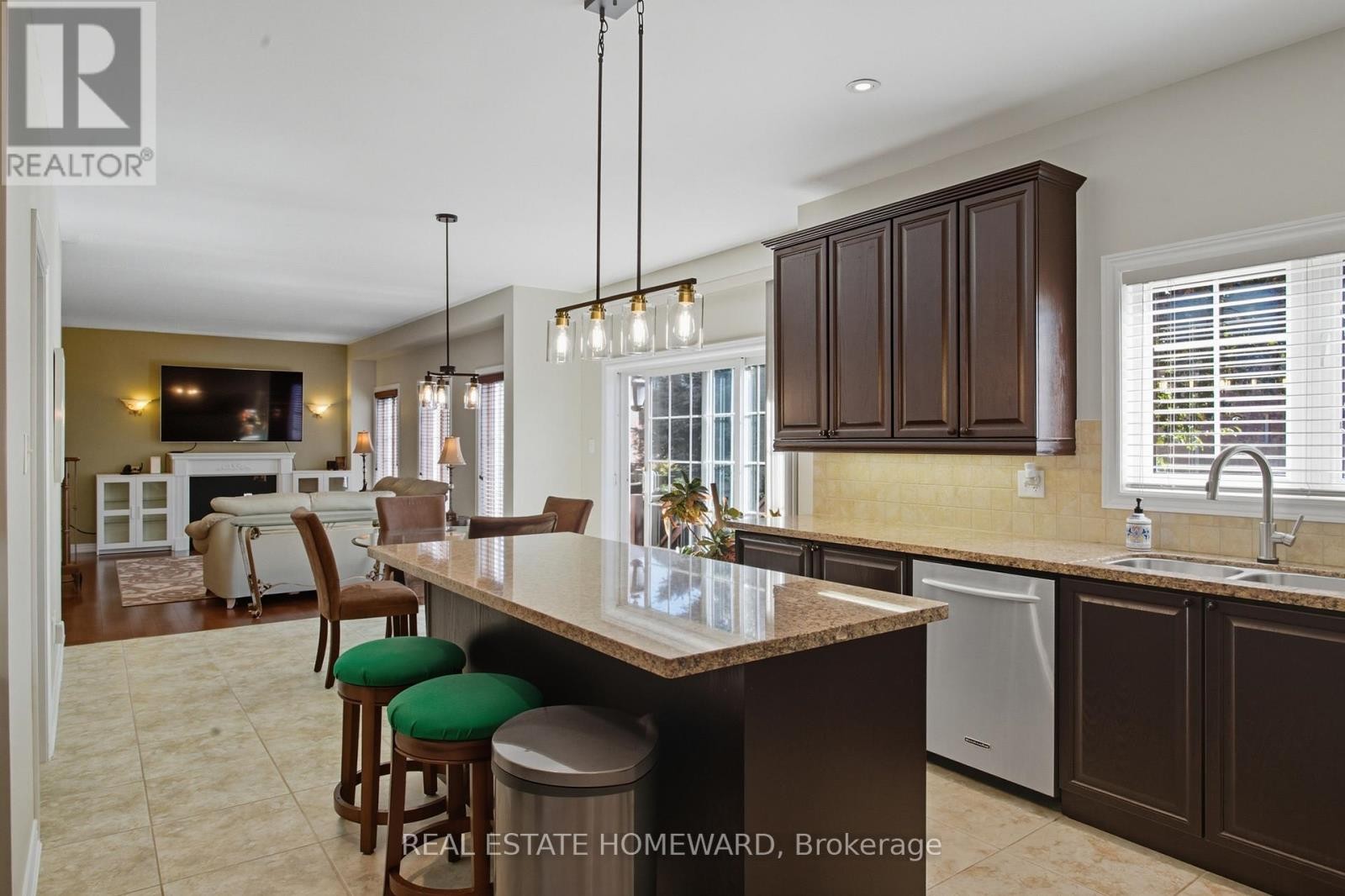 












9 TARMACK DRIVE

,
Richmond Hill (Jefferson),




Ontario
L4E0E6

