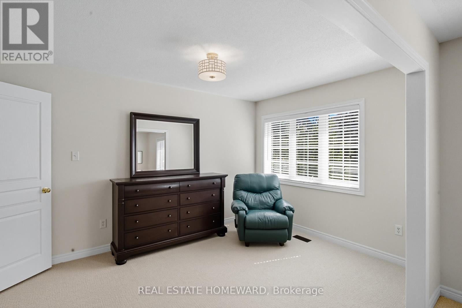 












9 TARMACK DRIVE

,
Richmond Hill (Jefferson),




Ontario
L4E0E6

