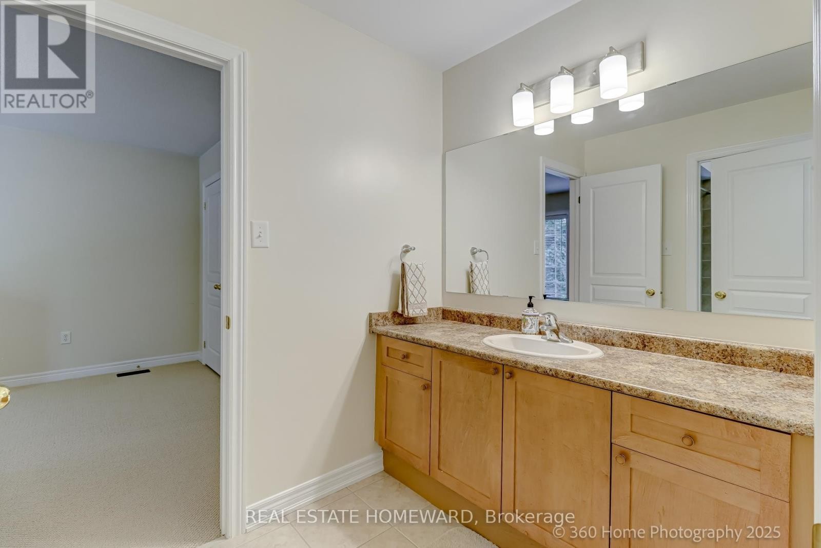 












9 TARMACK DRIVE

,
Richmond Hill (Jefferson),




Ontario
L4E0E6

