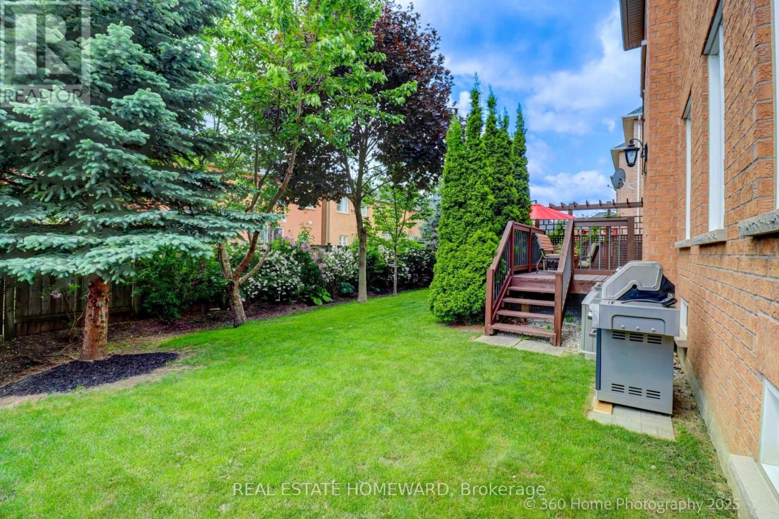 












9 TARMACK DRIVE

,
Richmond Hill (Jefferson),




Ontario
L4E0E6

