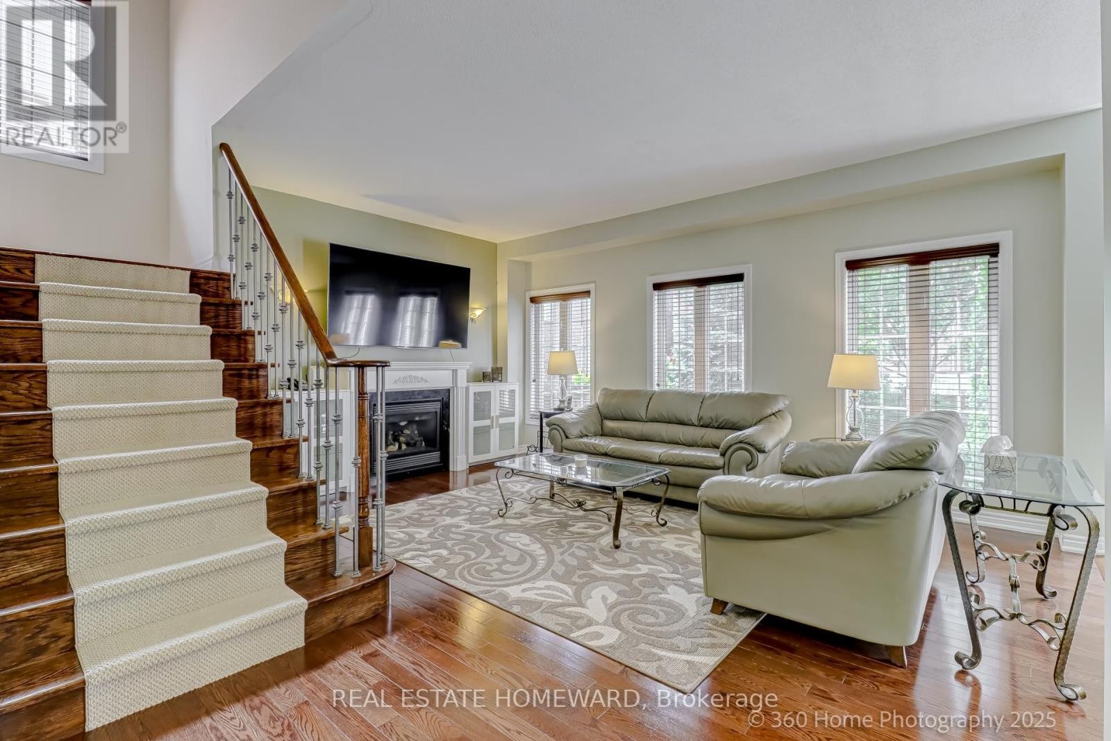 












9 TARMACK DRIVE

,
Richmond Hill (Jefferson),




Ontario
L4E0E6

