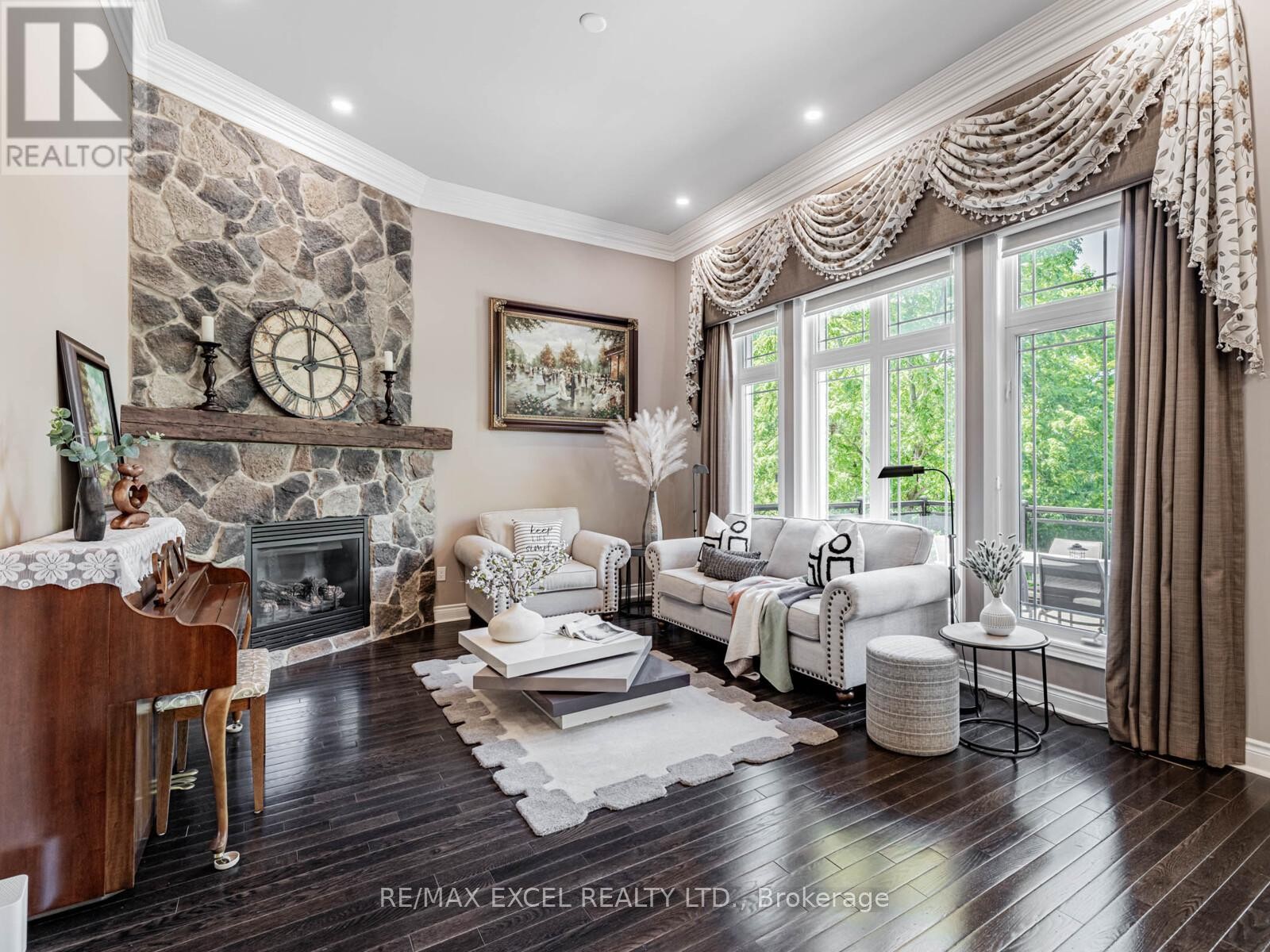 












146 UPPER POST ROAD W

,
Vaughan (Patterson),




Ontario
L6A4J9

