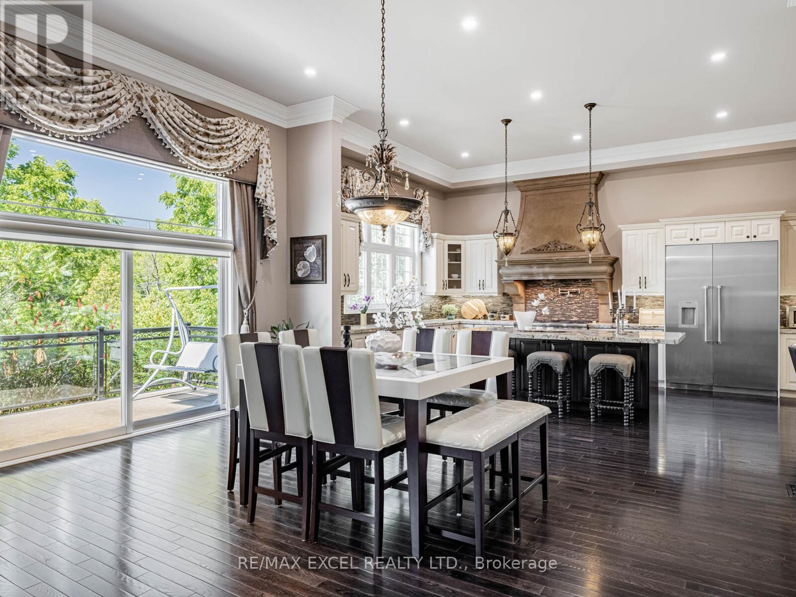 












146 UPPER POST ROAD W

,
Vaughan (Patterson),




Ontario
L6A4J9

