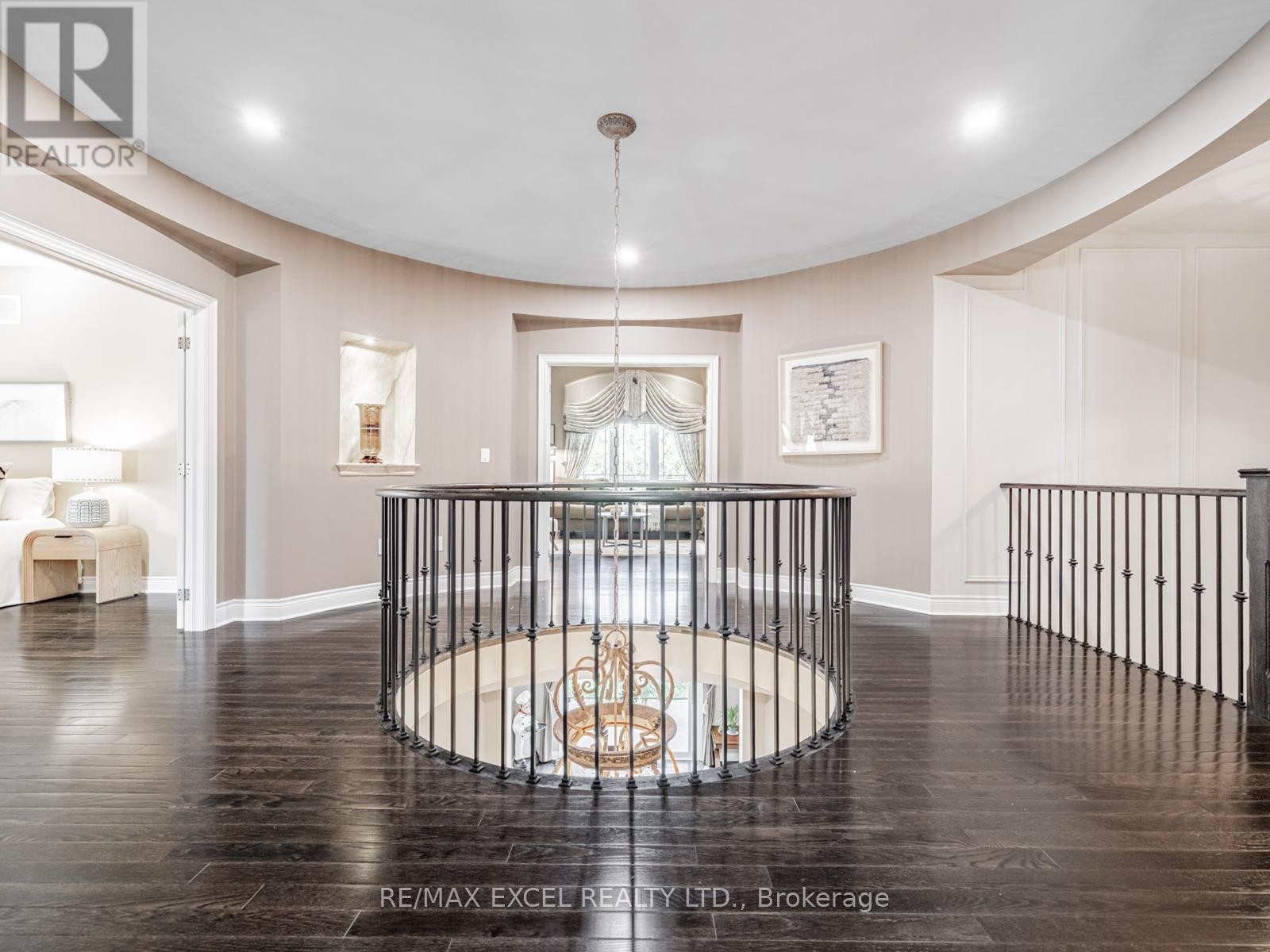 












146 UPPER POST ROAD W

,
Vaughan (Patterson),




Ontario
L6A4J9

