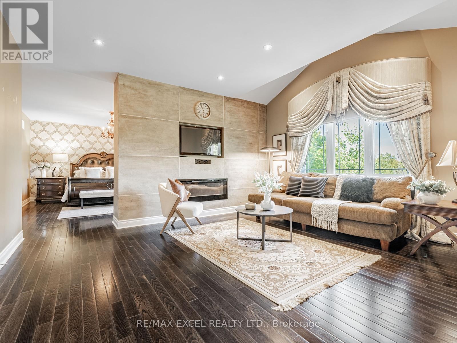 












146 UPPER POST ROAD W

,
Vaughan (Patterson),




Ontario
L6A4J9

