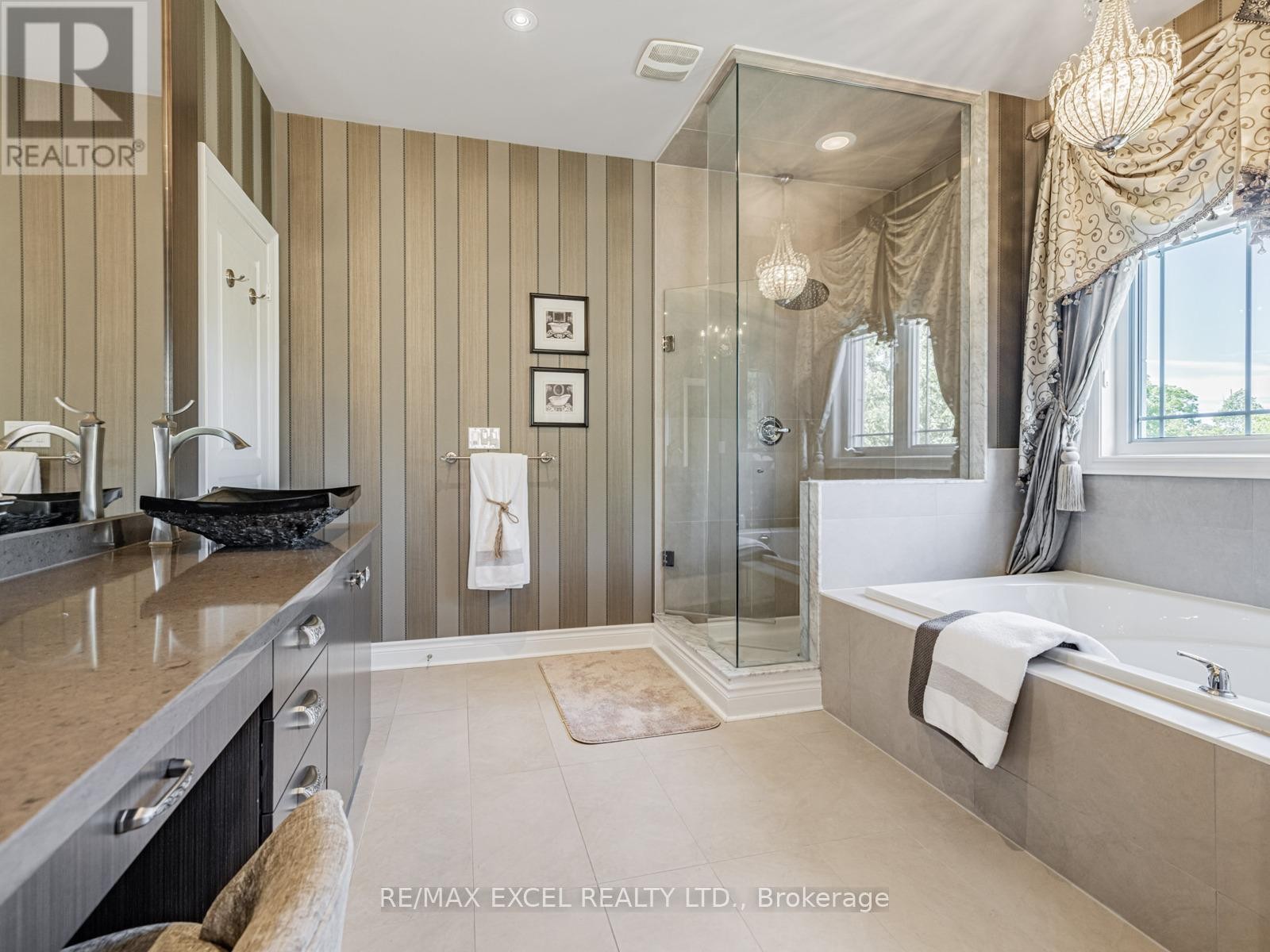 












146 UPPER POST ROAD W

,
Vaughan (Patterson),




Ontario
L6A4J9

