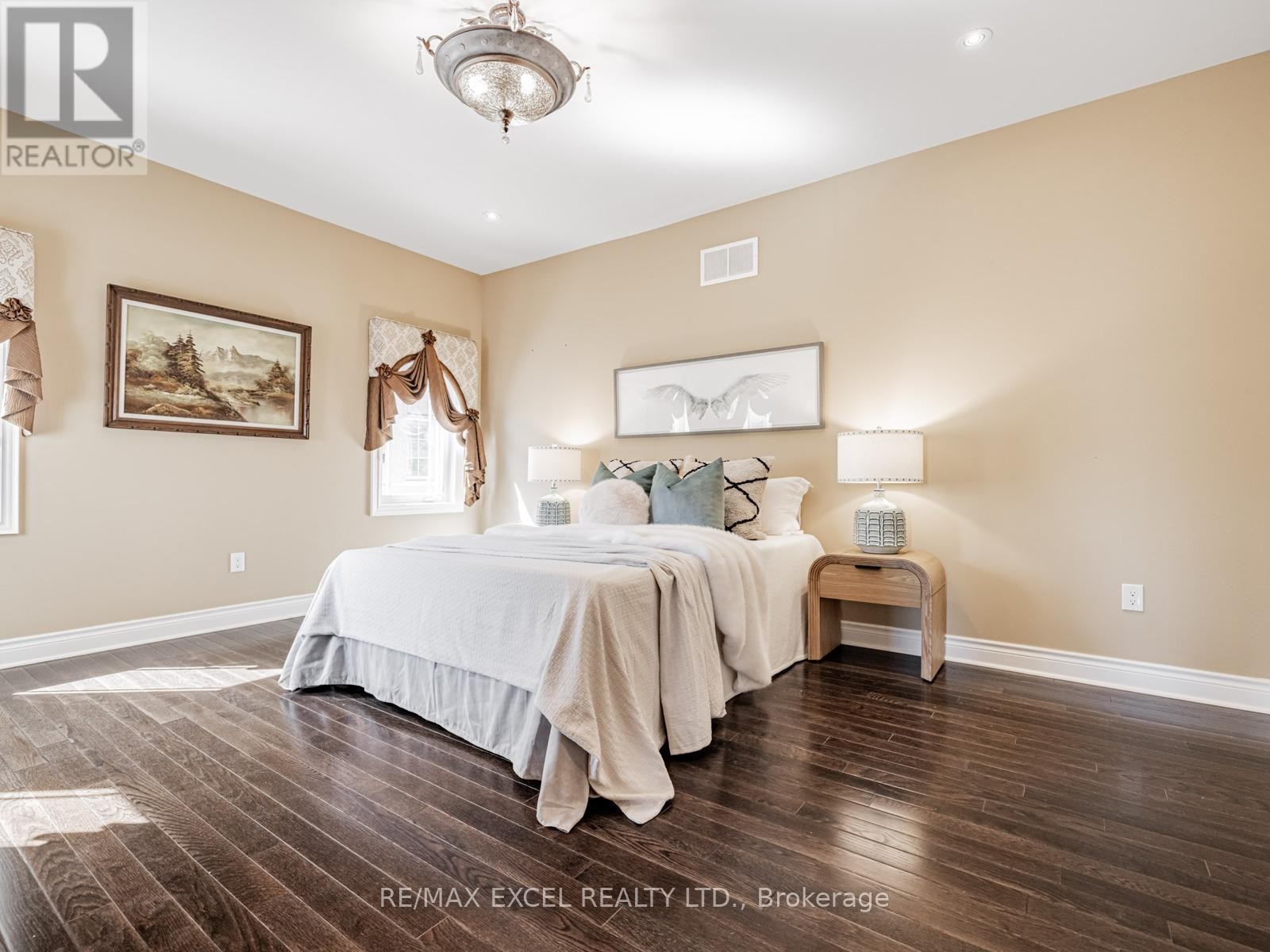 












146 UPPER POST ROAD W

,
Vaughan (Patterson),




Ontario
L6A4J9

