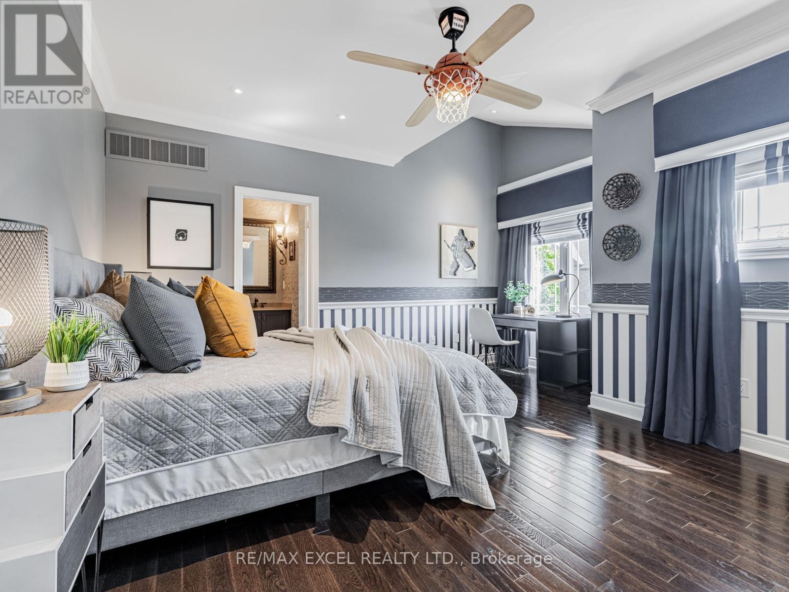 












146 UPPER POST ROAD W

,
Vaughan (Patterson),




Ontario
L6A4J9

