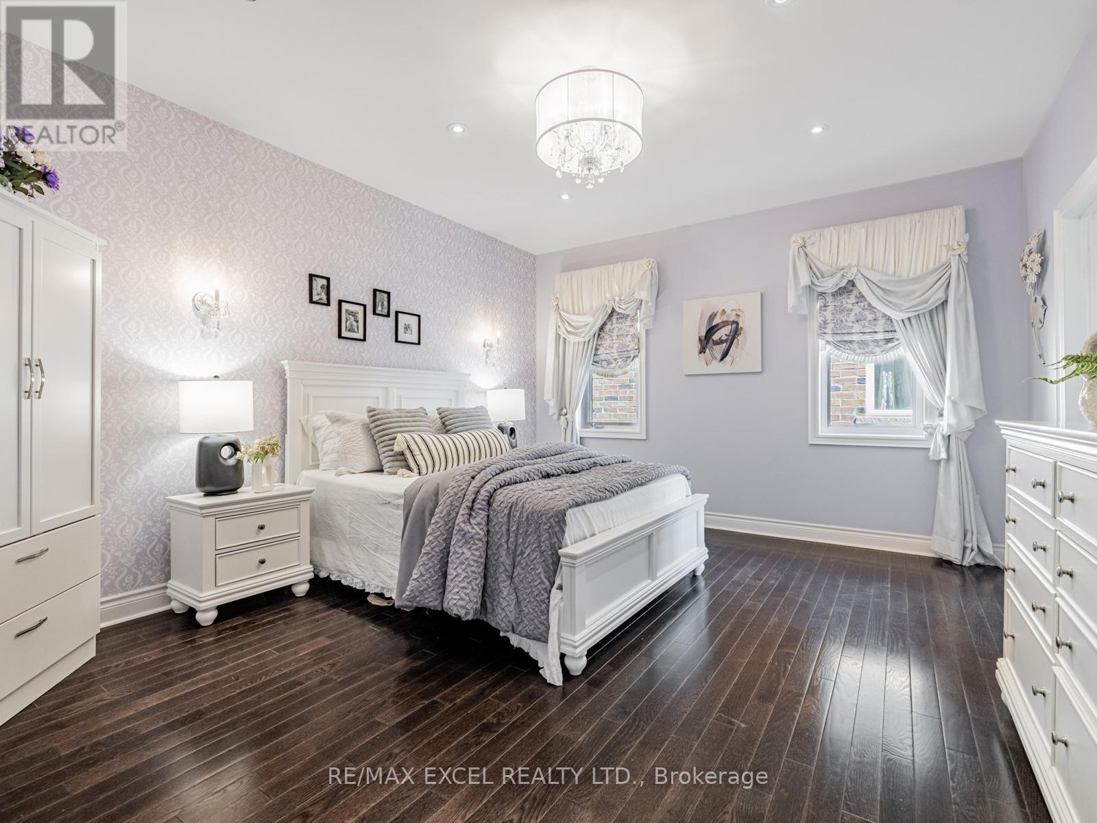 












146 UPPER POST ROAD W

,
Vaughan (Patterson),




Ontario
L6A4J9

