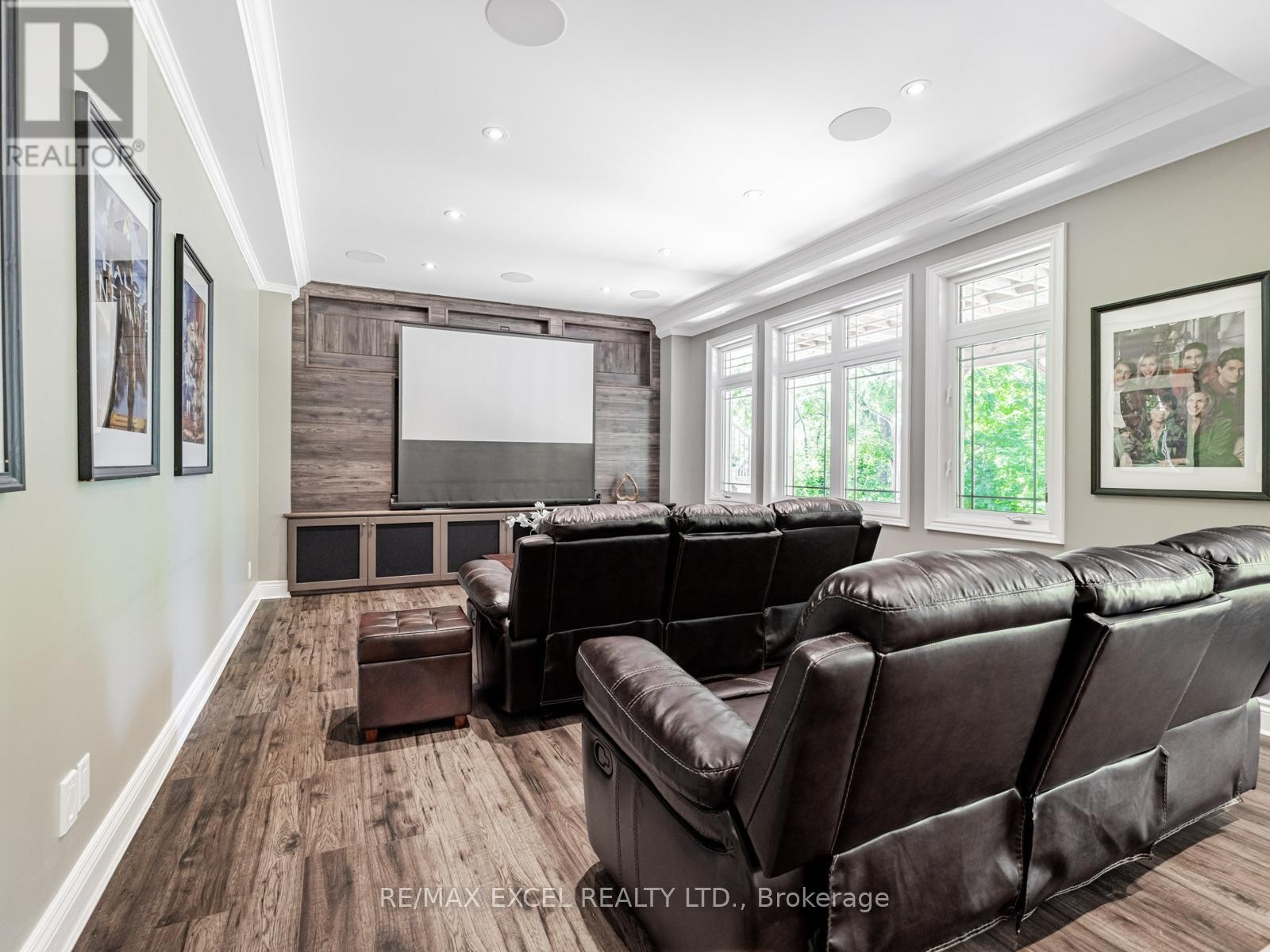 












146 UPPER POST ROAD W

,
Vaughan (Patterson),




Ontario
L6A4J9

