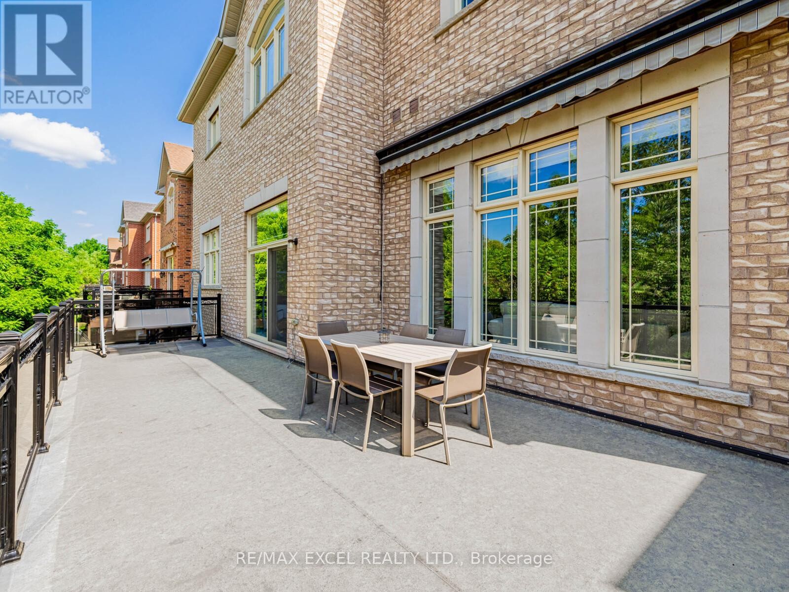 












146 UPPER POST ROAD W

,
Vaughan (Patterson),




Ontario
L6A4J9

