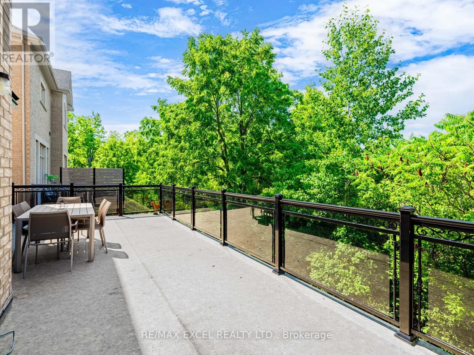 












146 UPPER POST ROAD W

,
Vaughan (Patterson),




Ontario
L6A4J9

