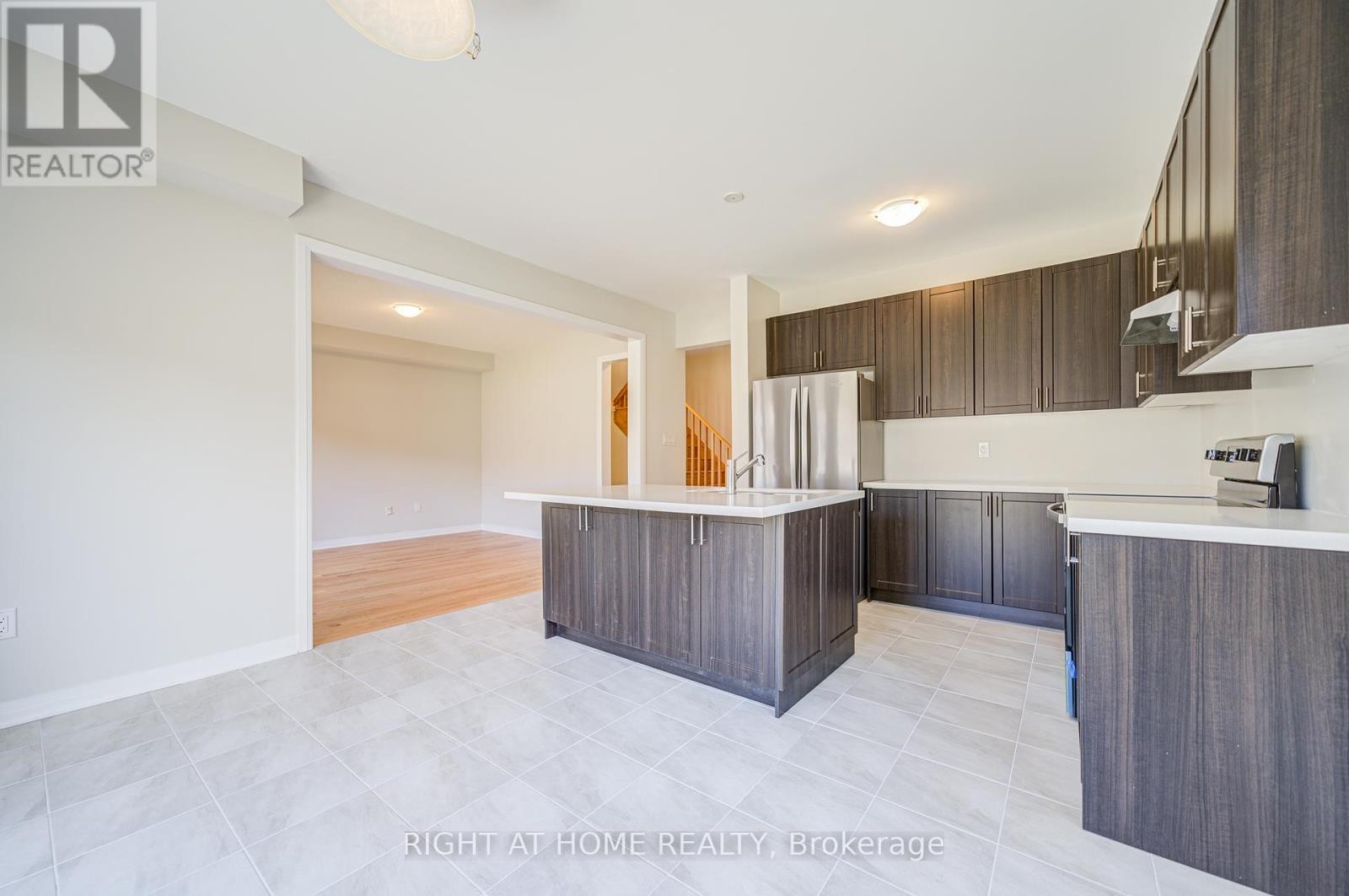 












1296 BRODERICK STREET

,
Innisfil,




Ontario
L9S0P6

