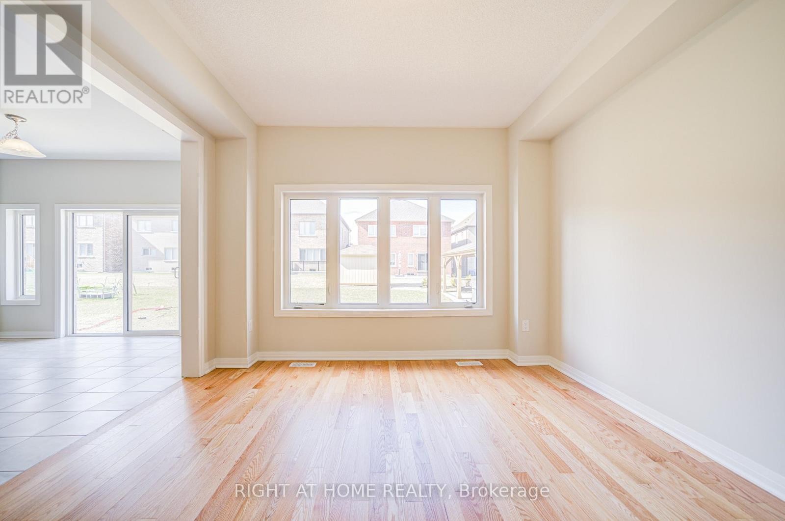 












1296 BRODERICK STREET

,
Innisfil,




Ontario
L9S0P6

