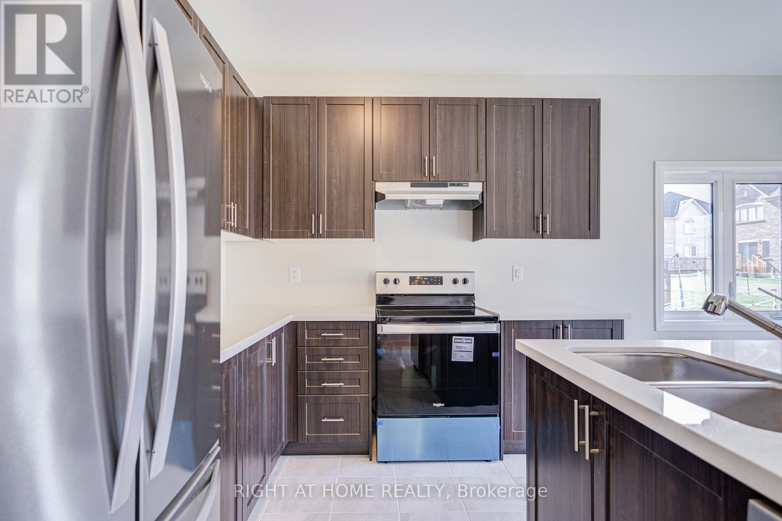 












1296 BRODERICK STREET

,
Innisfil,




Ontario
L9S0P6

