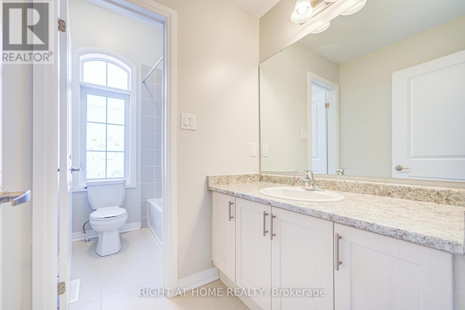 












1296 BRODERICK STREET

,
Innisfil,




Ontario
L9S0P6

