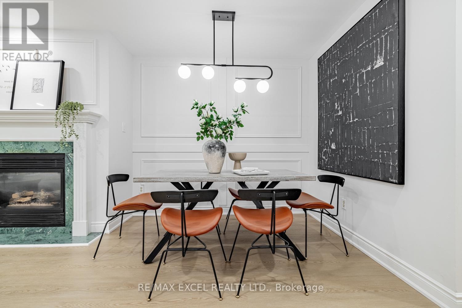 












112 OCTOBER LANE

,
Aurora (Aurora Grove),




Ontario
L4G6Z8

