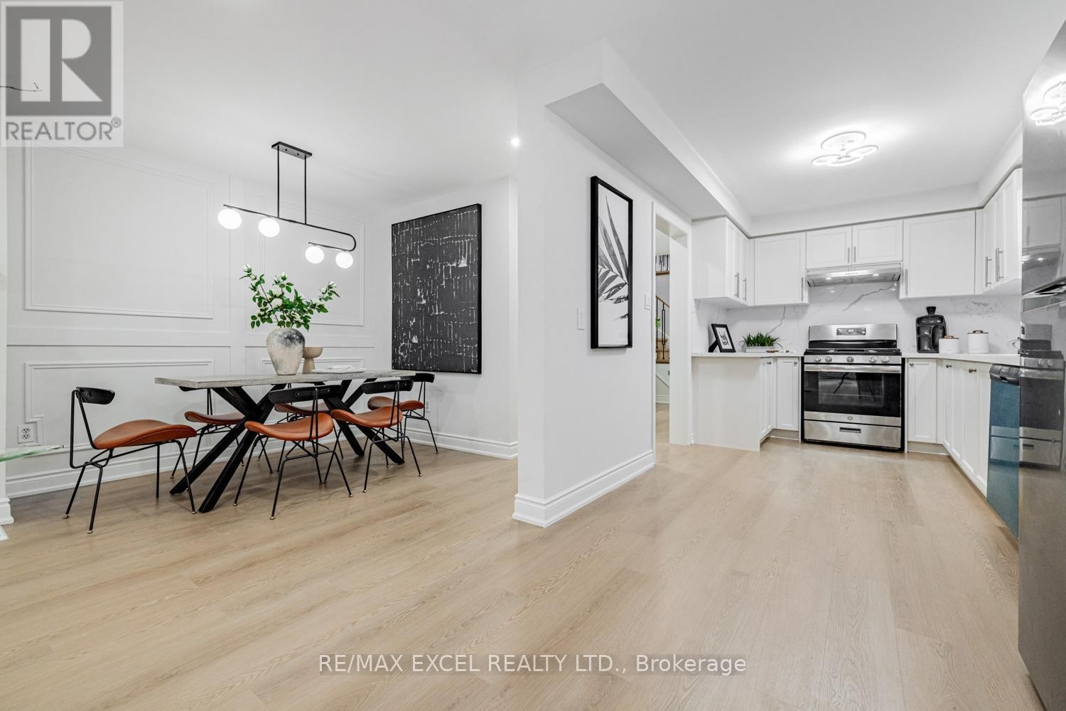 












112 OCTOBER LANE

,
Aurora (Aurora Grove),




Ontario
L4G6Z8

