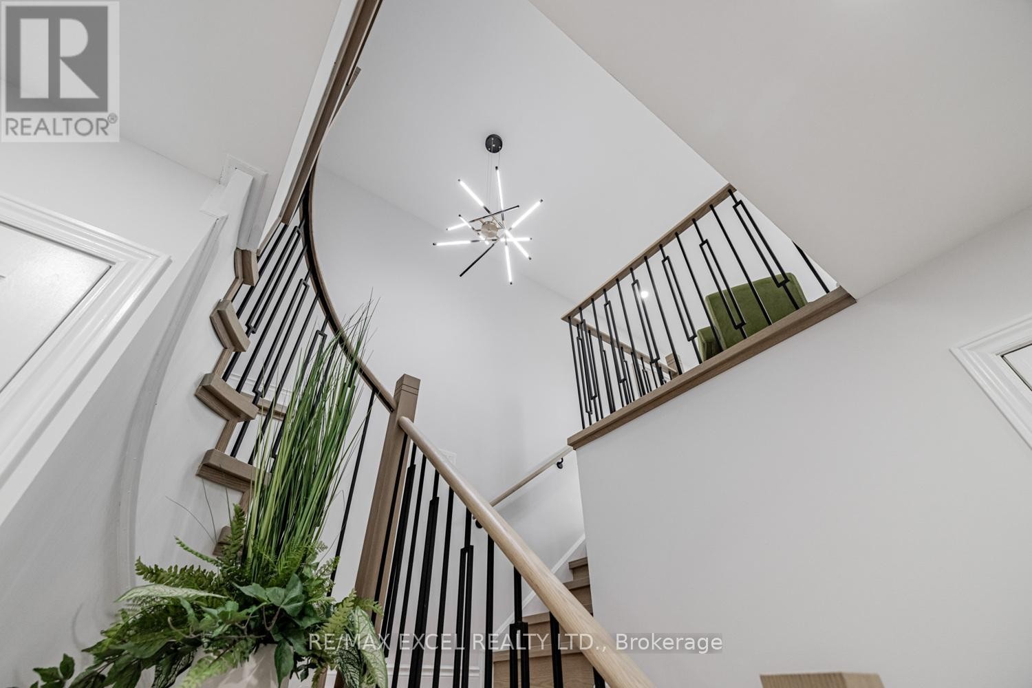 












112 OCTOBER LANE

,
Aurora (Aurora Grove),




Ontario
L4G6Z8

