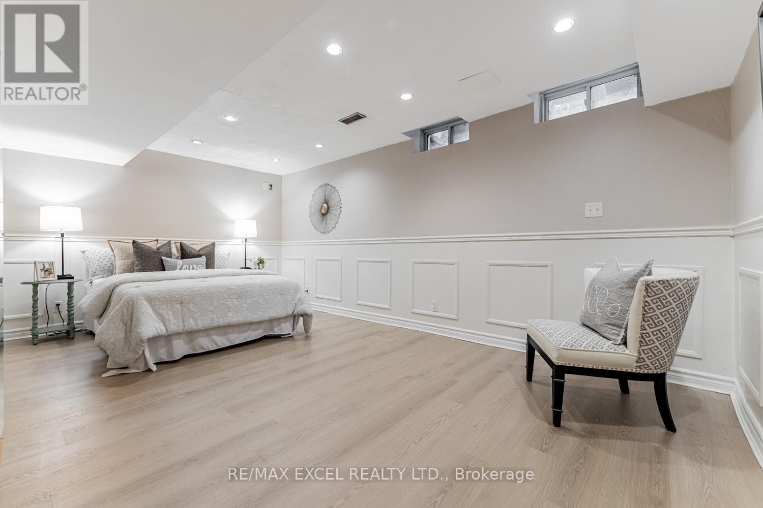 












112 OCTOBER LANE

,
Aurora (Aurora Grove),




Ontario
L4G6Z8

