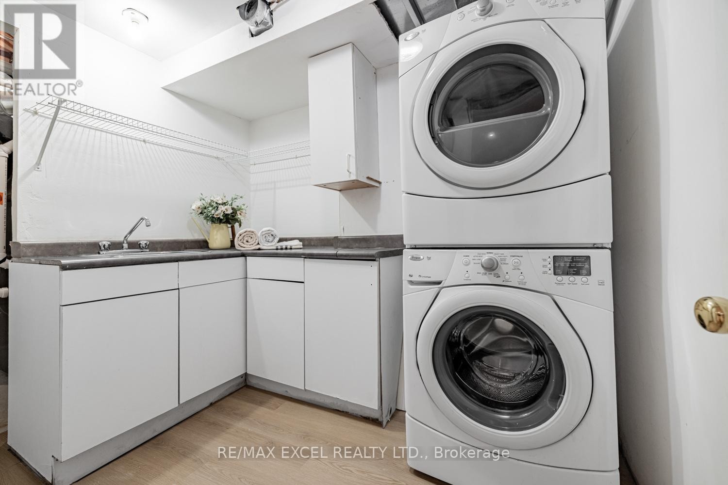 












112 OCTOBER LANE

,
Aurora (Aurora Grove),




Ontario
L4G6Z8

