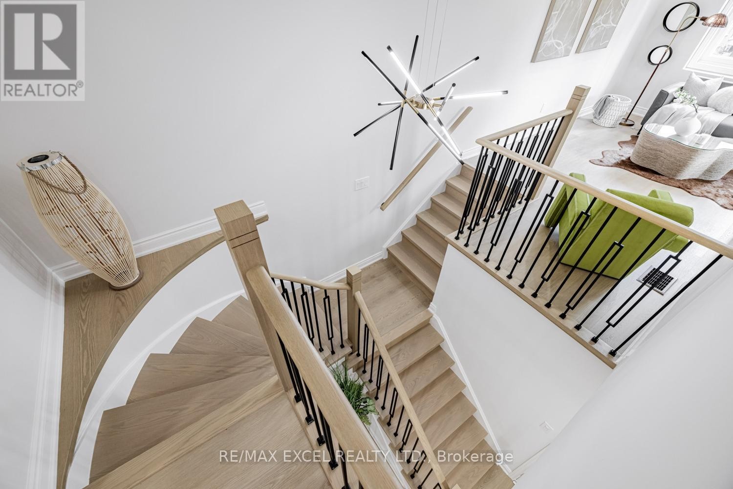 












112 OCTOBER LANE

,
Aurora (Aurora Grove),




Ontario
L4G6Z8

