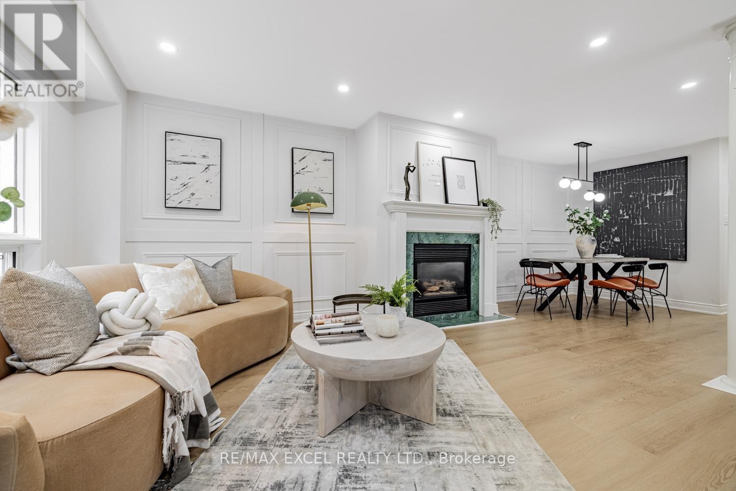 












112 OCTOBER LANE

,
Aurora (Aurora Grove),




Ontario
L4G6Z8

