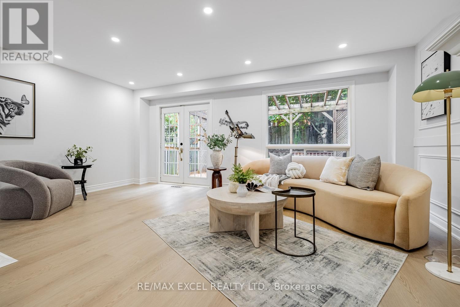 












112 OCTOBER LANE

,
Aurora (Aurora Grove),




Ontario
L4G6Z8

