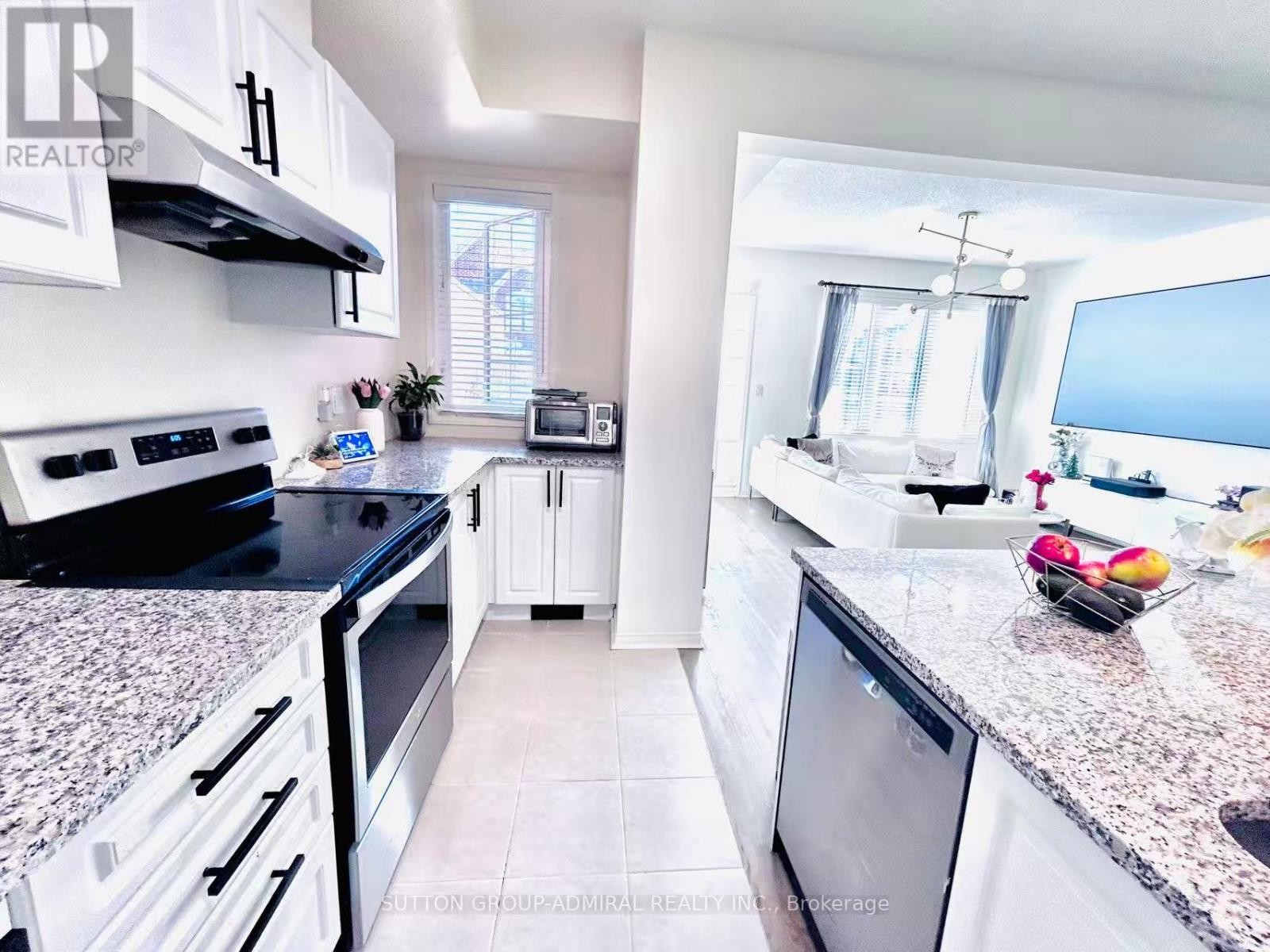 












14 MCGRATH AVENUE

,
Richmond Hill,




Ontario
L4S0K5

