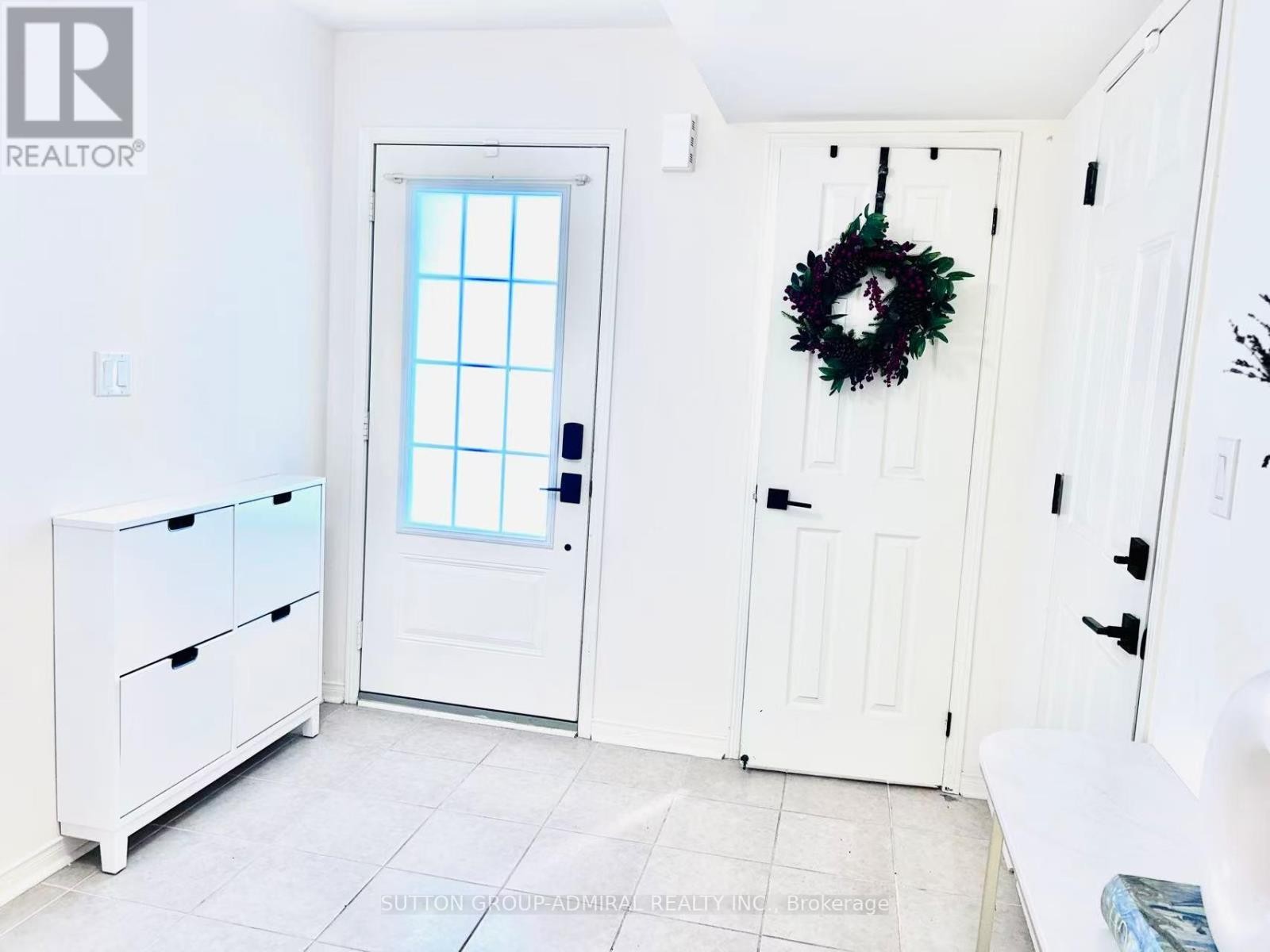 












14 MCGRATH AVENUE

,
Richmond Hill,




Ontario
L4S0K5

