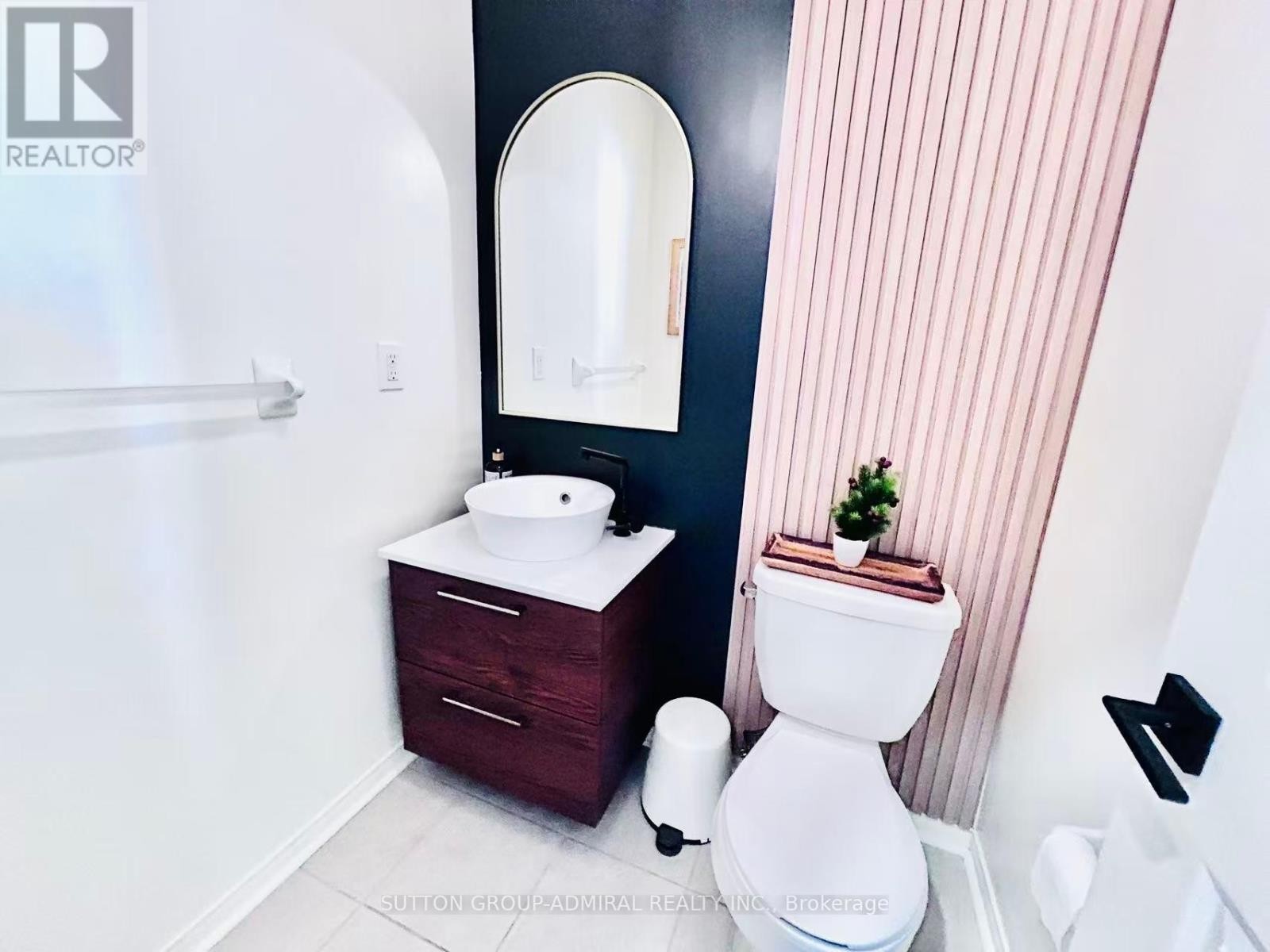 












14 MCGRATH AVENUE

,
Richmond Hill,




Ontario
L4S0K5

