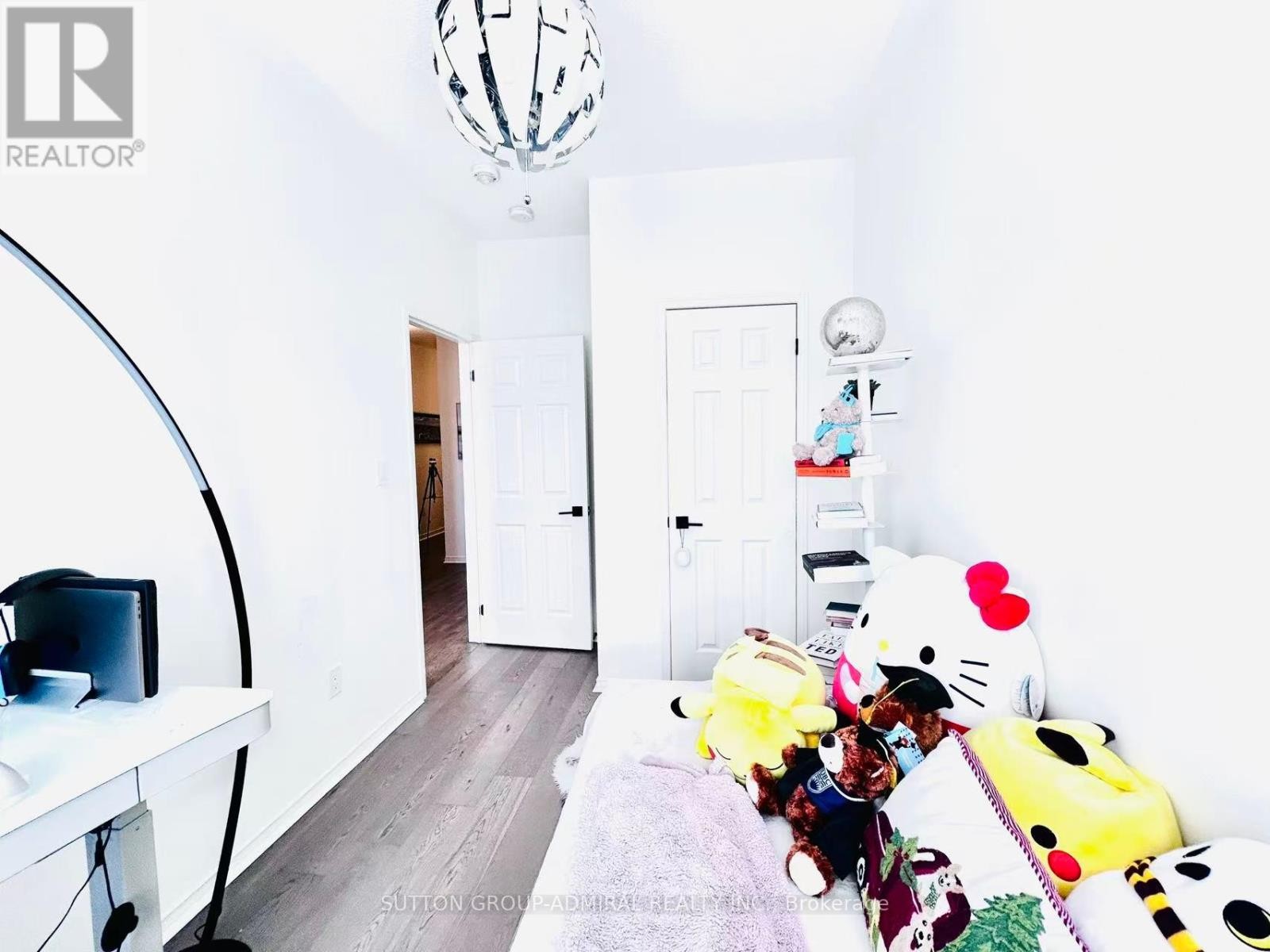 












14 MCGRATH AVENUE

,
Richmond Hill,




Ontario
L4S0K5

