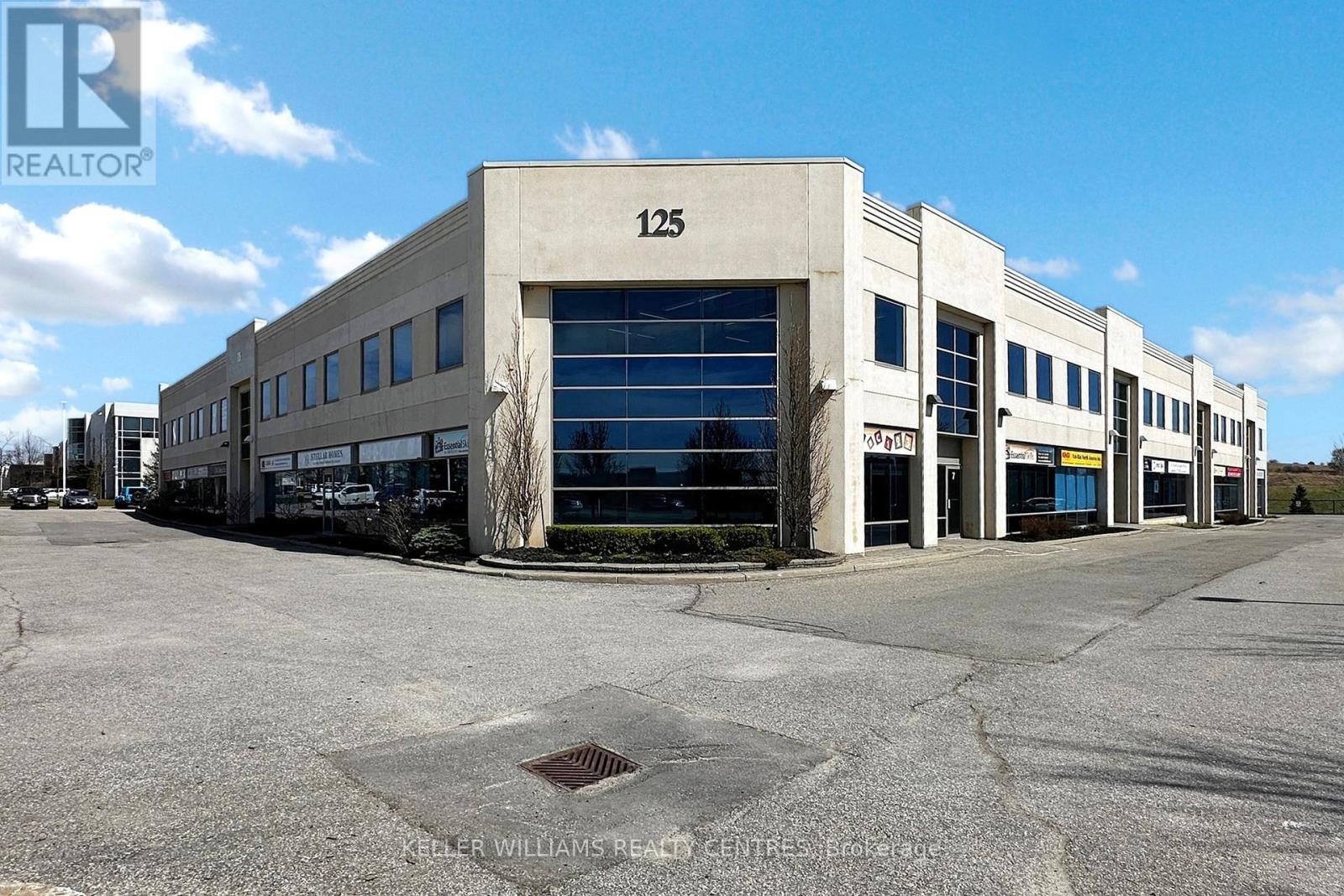 












7 - 125 DON HILLOCK DRIVE

,
Aurora (Bayview Southeast),




Ontario
L4G0H8

