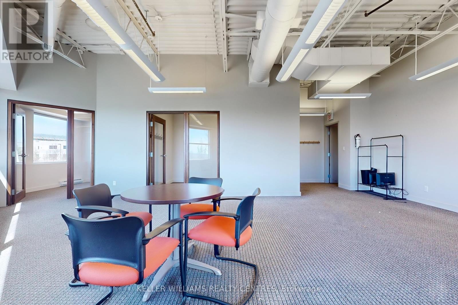 












7 - 125 DON HILLOCK DRIVE

,
Aurora (Bayview Southeast),




Ontario
L4G0H8

