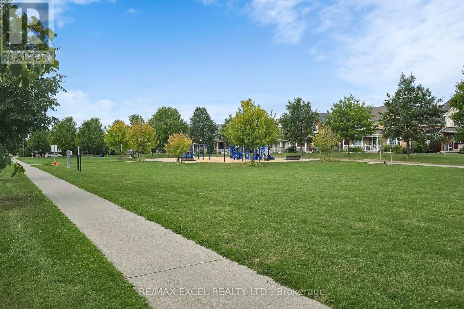 












44 BLACK CREEK DRIVE

,
Markham (Cornell),




Ontario
L6B1K1

