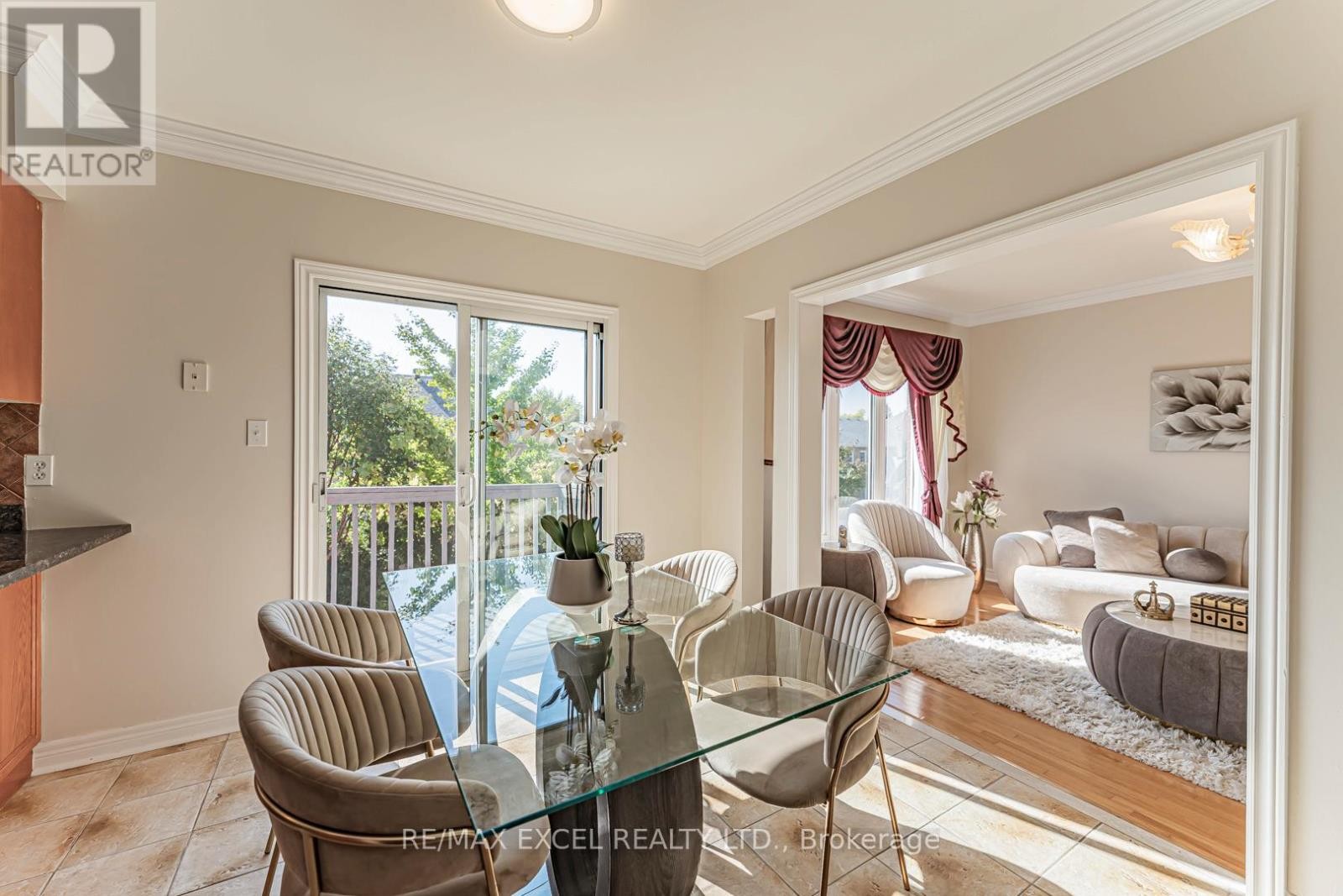 












65 FALLING RIVER DRIVE

,
Richmond Hill (Devonsleigh),




Ontario
L4S2R3

