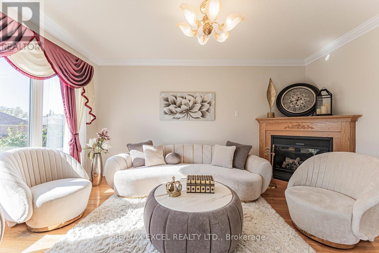












65 FALLING RIVER DRIVE

,
Richmond Hill (Devonsleigh),




Ontario
L4S2R3

