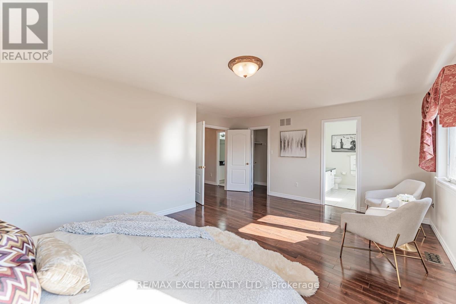 












65 FALLING RIVER DRIVE

,
Richmond Hill (Devonsleigh),




Ontario
L4S2R3

