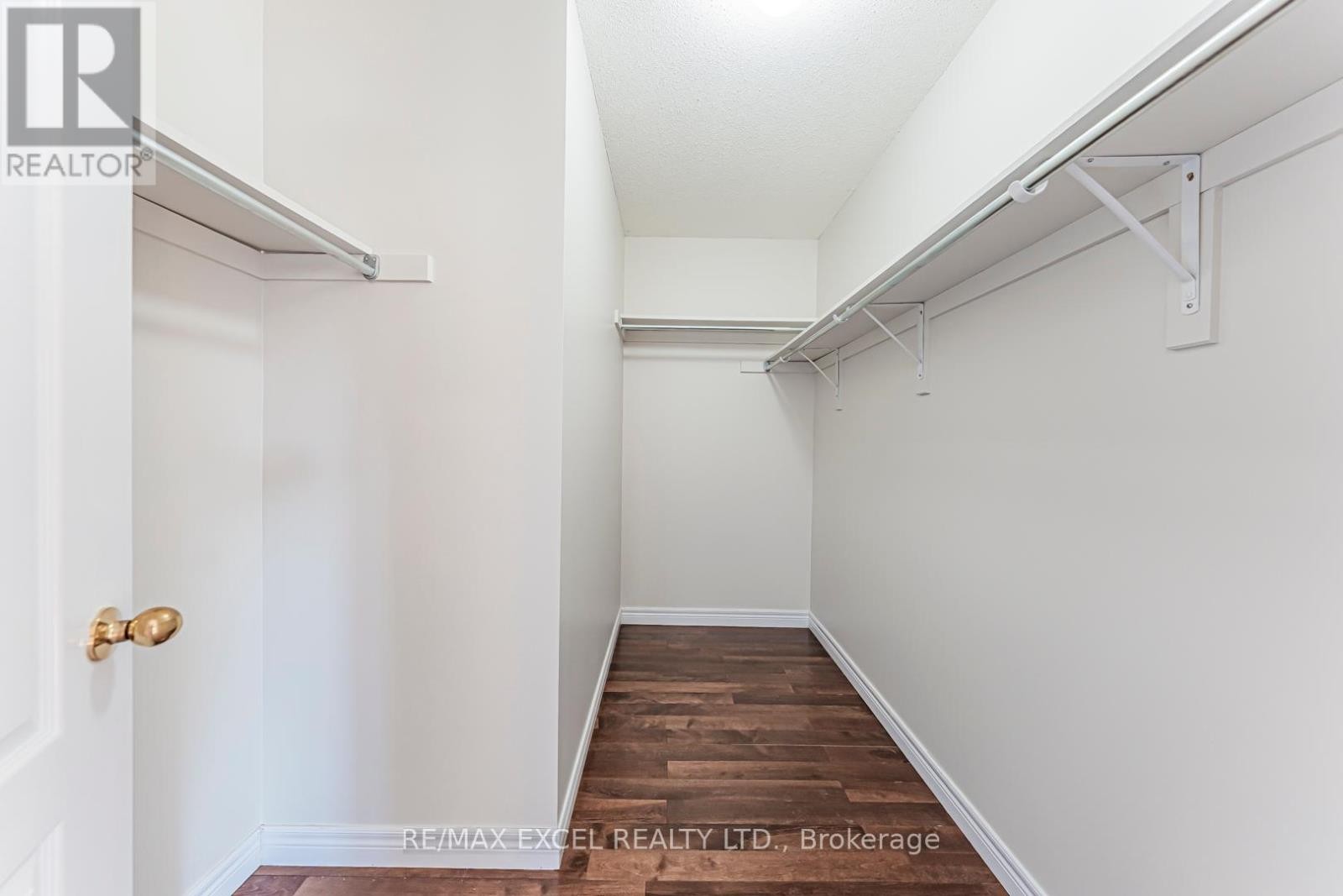 












65 FALLING RIVER DRIVE

,
Richmond Hill (Devonsleigh),




Ontario
L4S2R3

