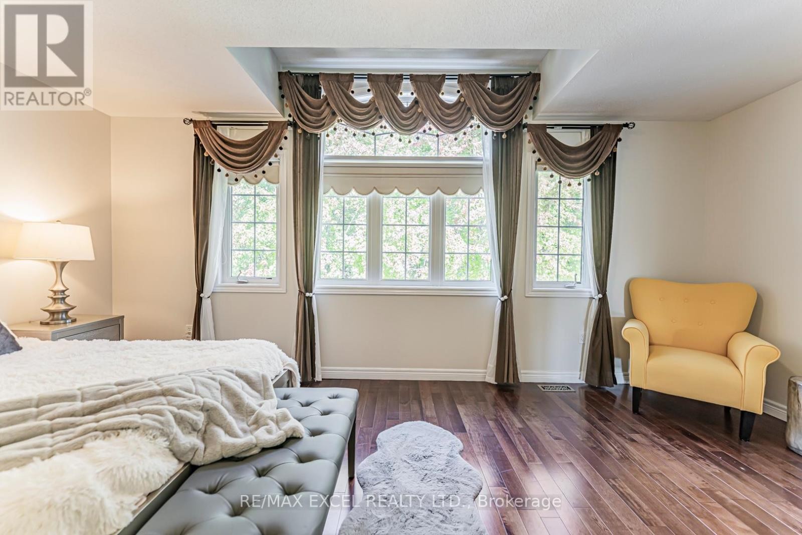 












65 FALLING RIVER DRIVE

,
Richmond Hill (Devonsleigh),




Ontario
L4S2R3

