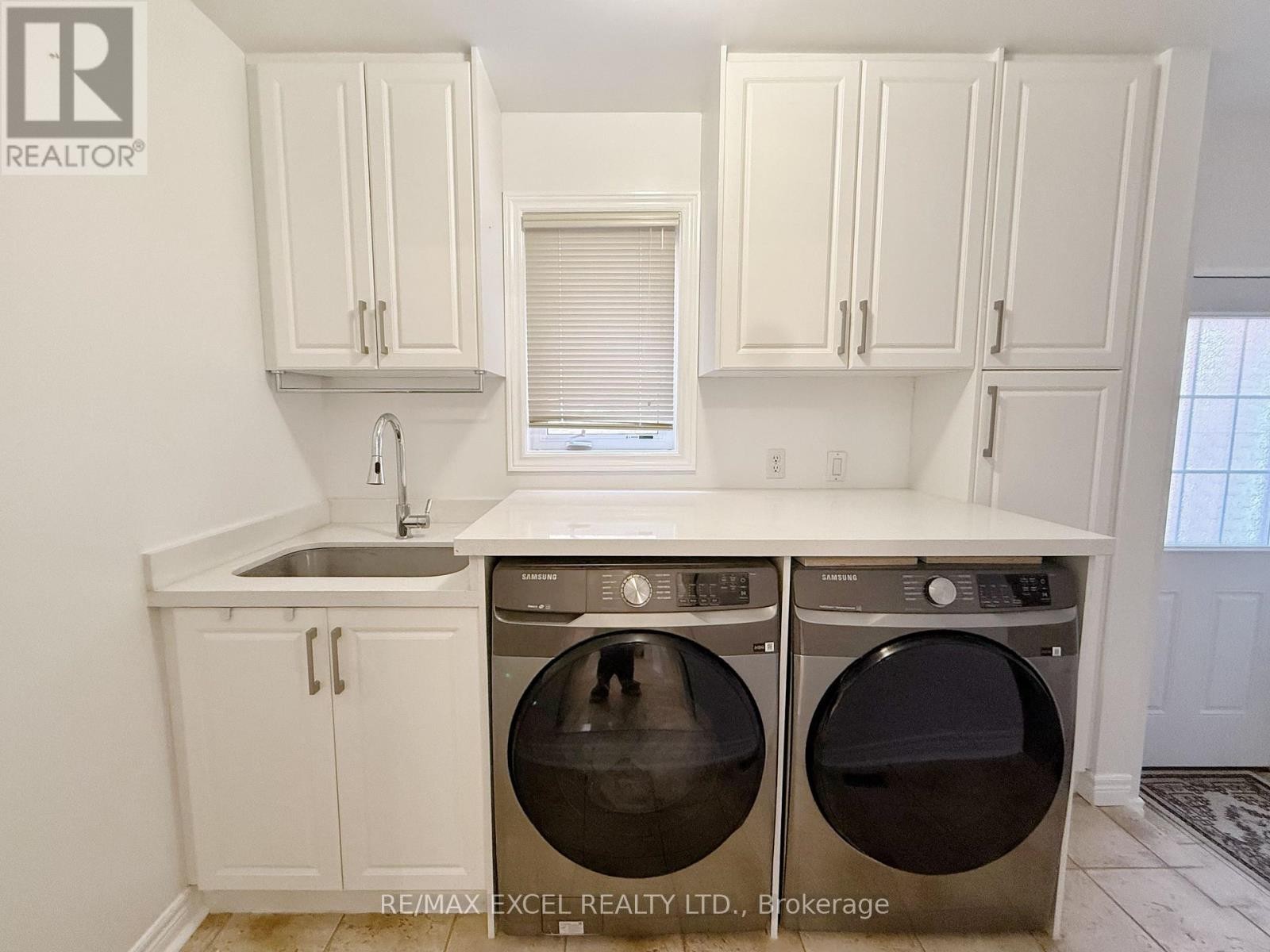 












65 FALLING RIVER DRIVE

,
Richmond Hill (Devonsleigh),




Ontario
L4S2R3

