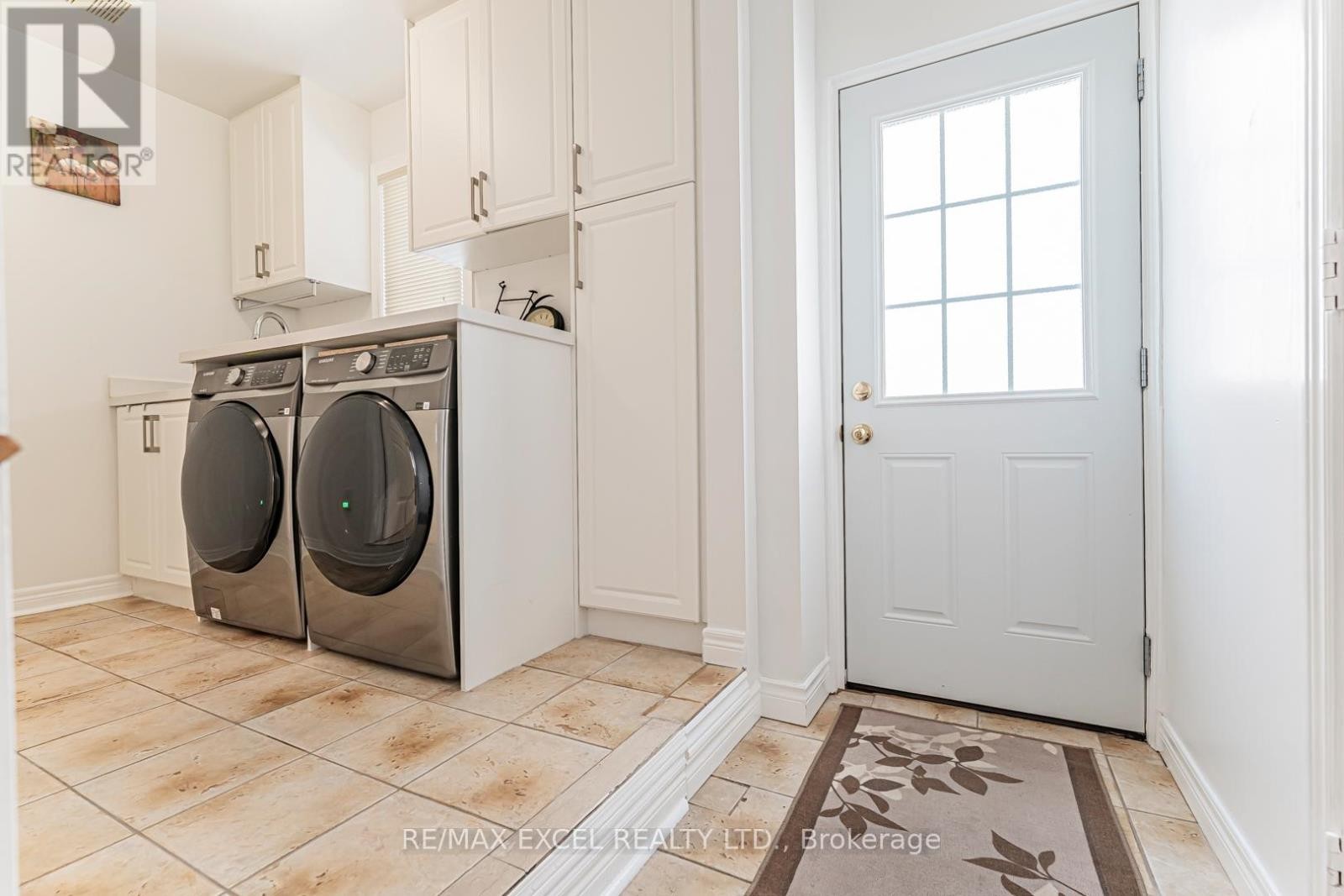 












65 FALLING RIVER DRIVE

,
Richmond Hill (Devonsleigh),




Ontario
L4S2R3

