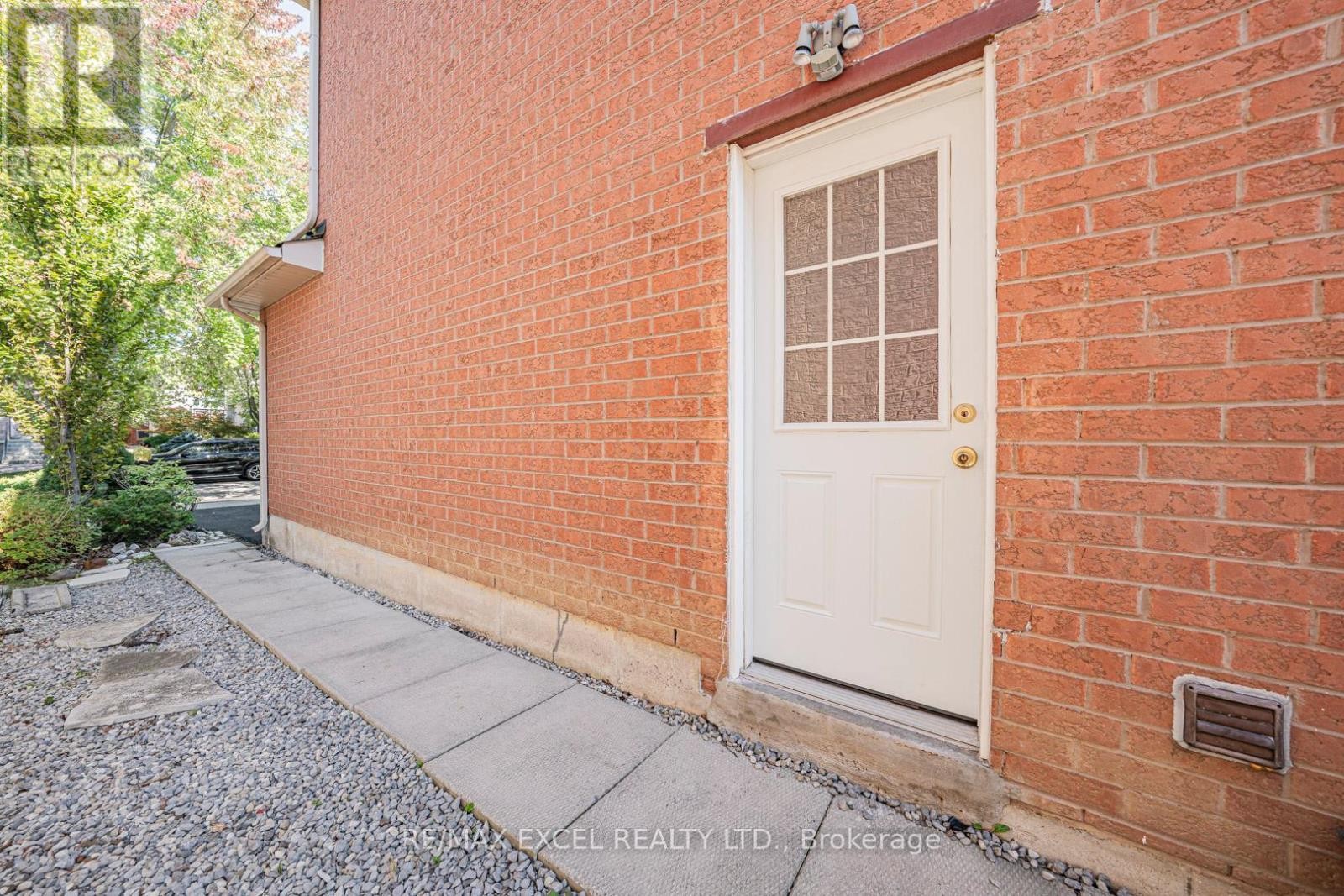 












65 FALLING RIVER DRIVE

,
Richmond Hill (Devonsleigh),




Ontario
L4S2R3

