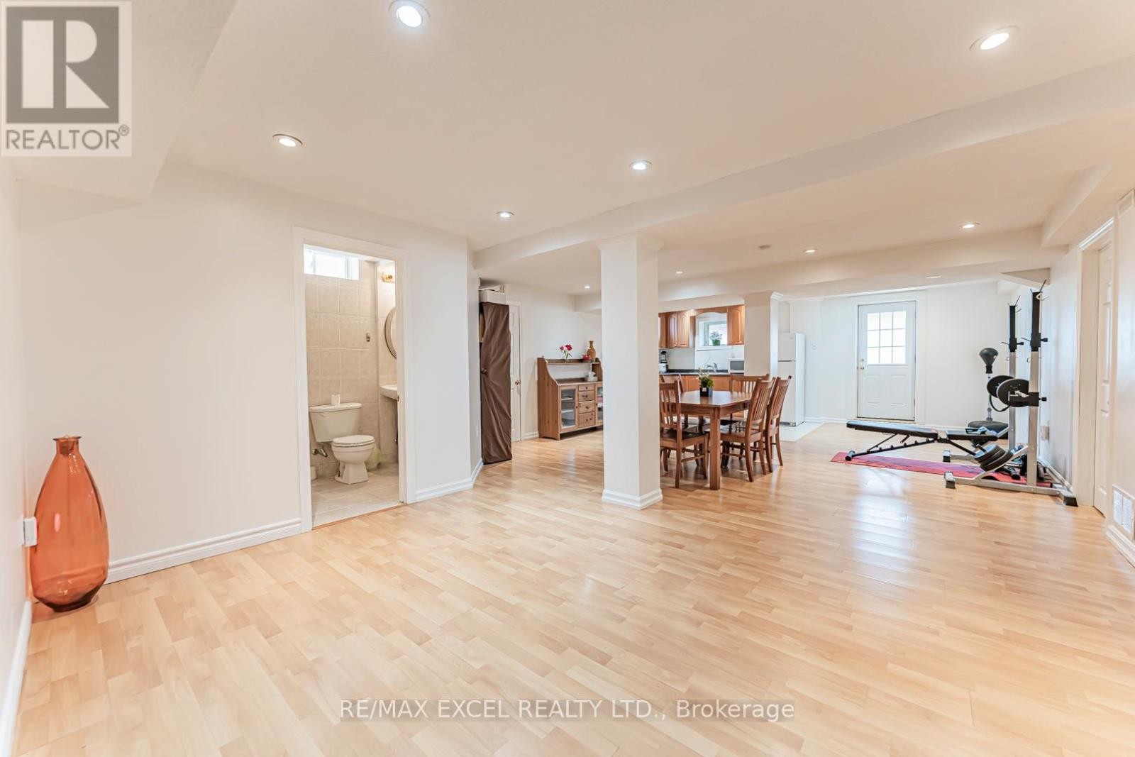 












65 FALLING RIVER DRIVE

,
Richmond Hill (Devonsleigh),




Ontario
L4S2R3


