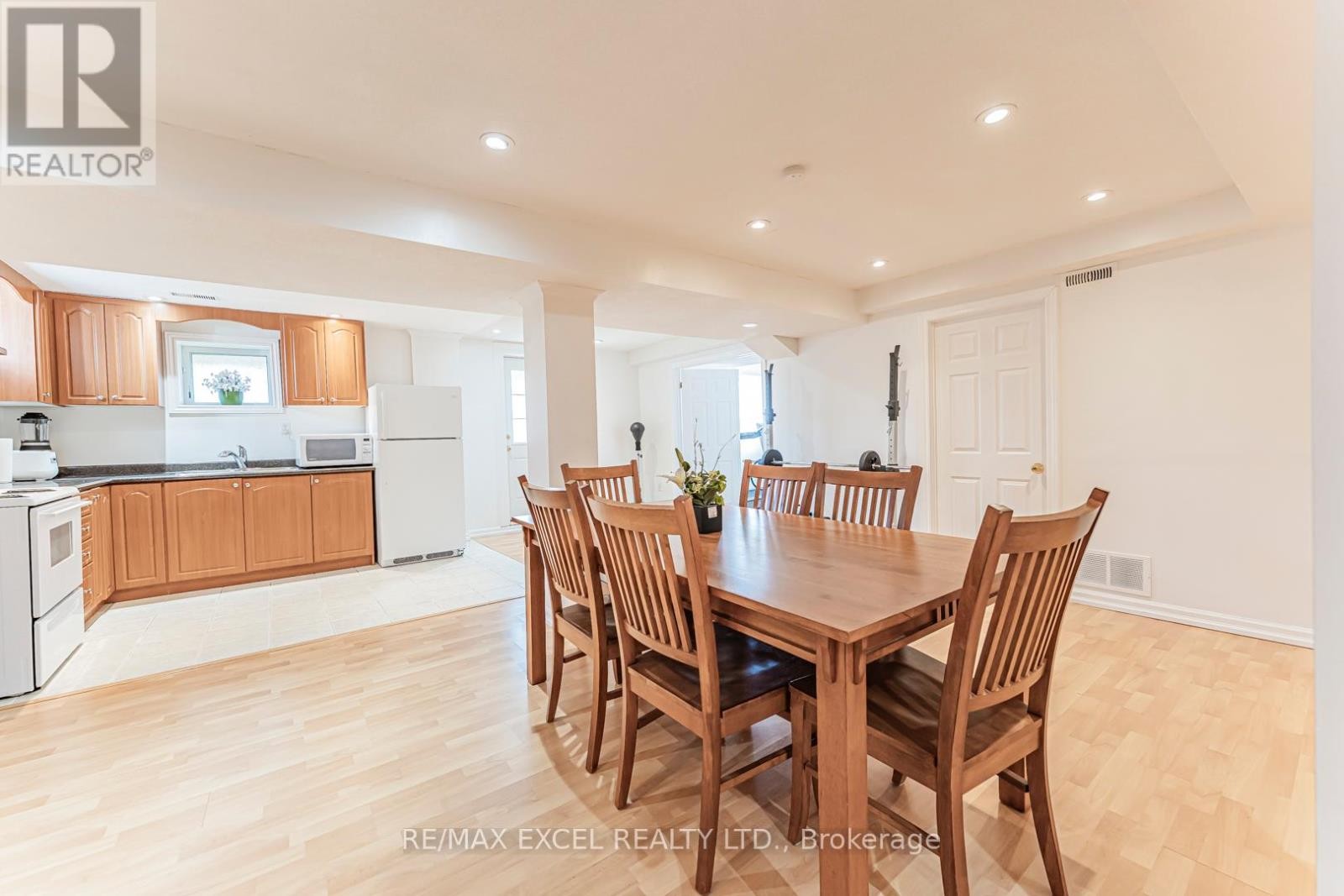 












65 FALLING RIVER DRIVE

,
Richmond Hill (Devonsleigh),




Ontario
L4S2R3

